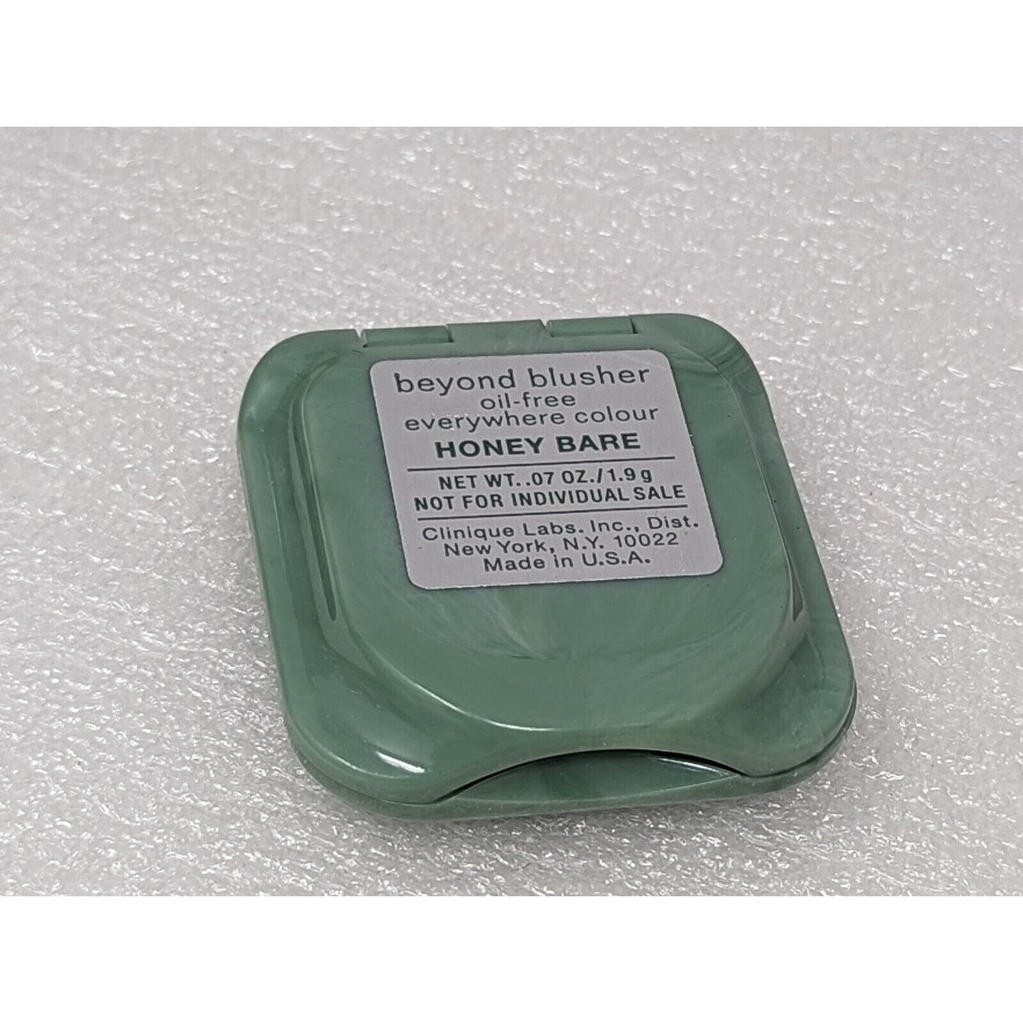 Clinique Beyond Blusher Oil Free Everywhere Colour Honey Bare .07 oz