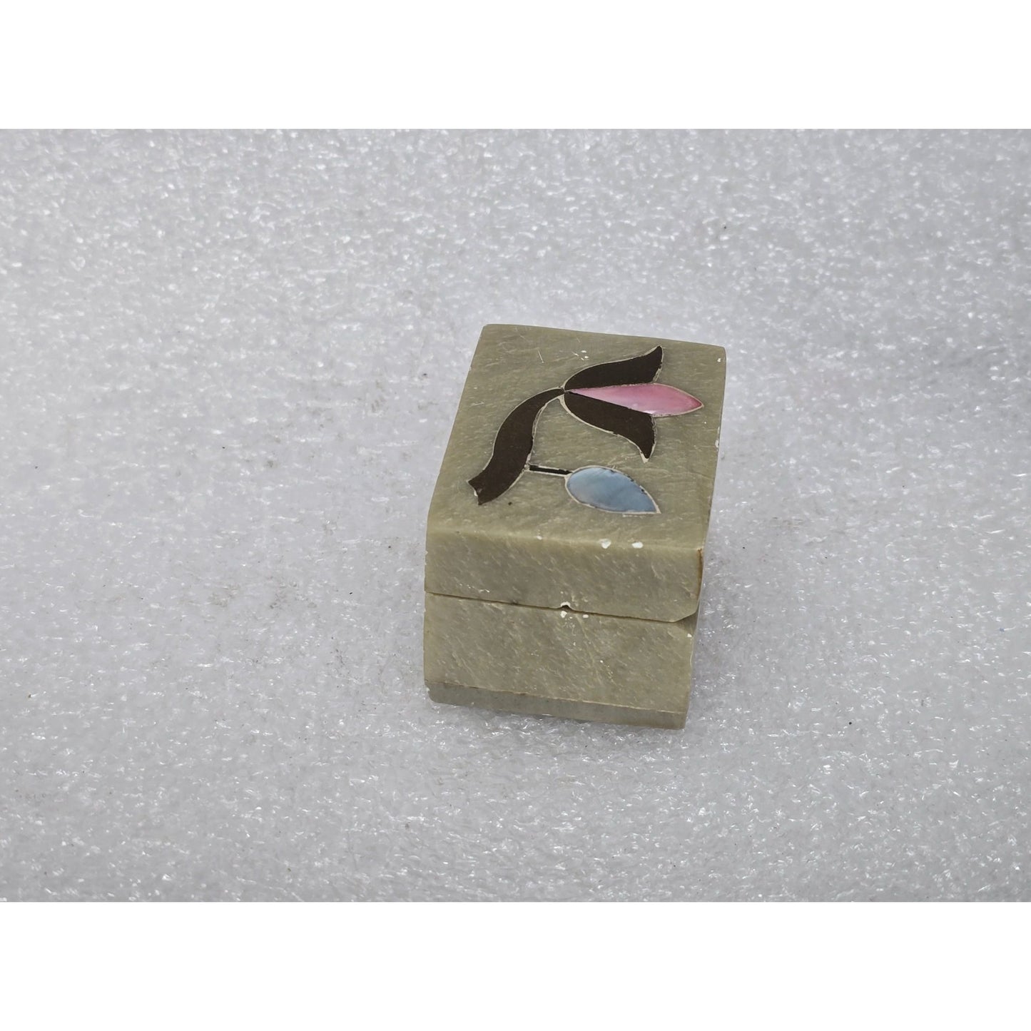 Giftcraft Soapstone Trinket Box Inlaid Mother of Pearl Floral Design India