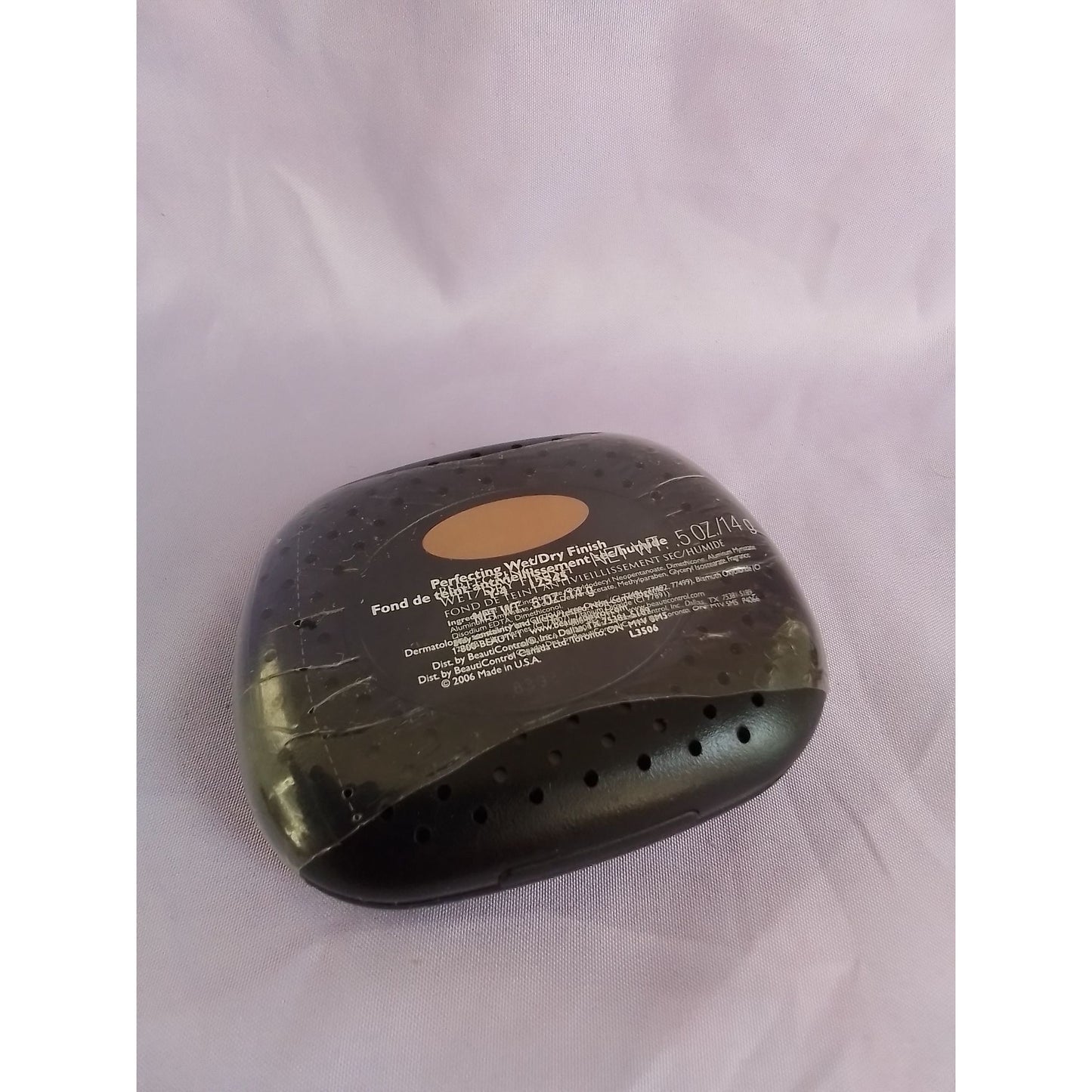 BeautiControl Perfecting Wet/Dry Finish Foundation Y4 Discontinued, Rare 12545