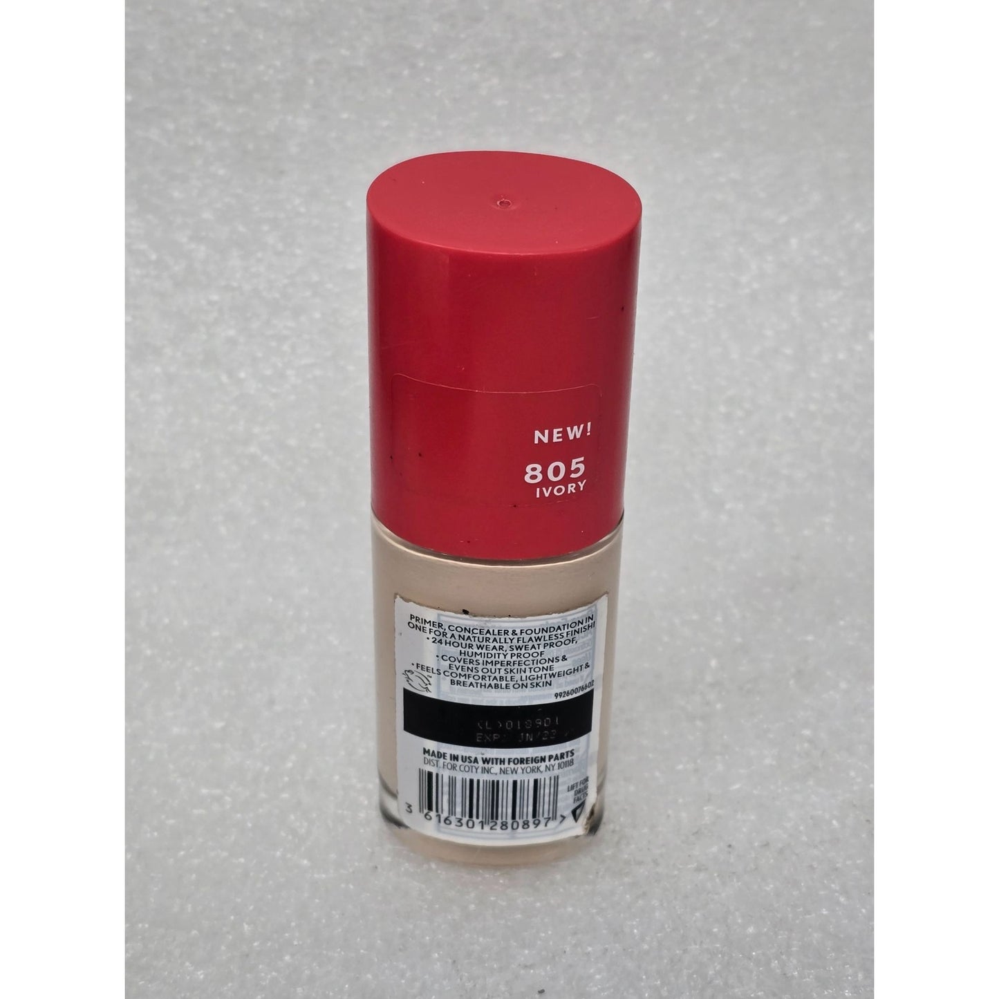 Covergirl Outlast Extreme Wear 3-In-1 Foundation 805 Ivory 30mL SPF18
