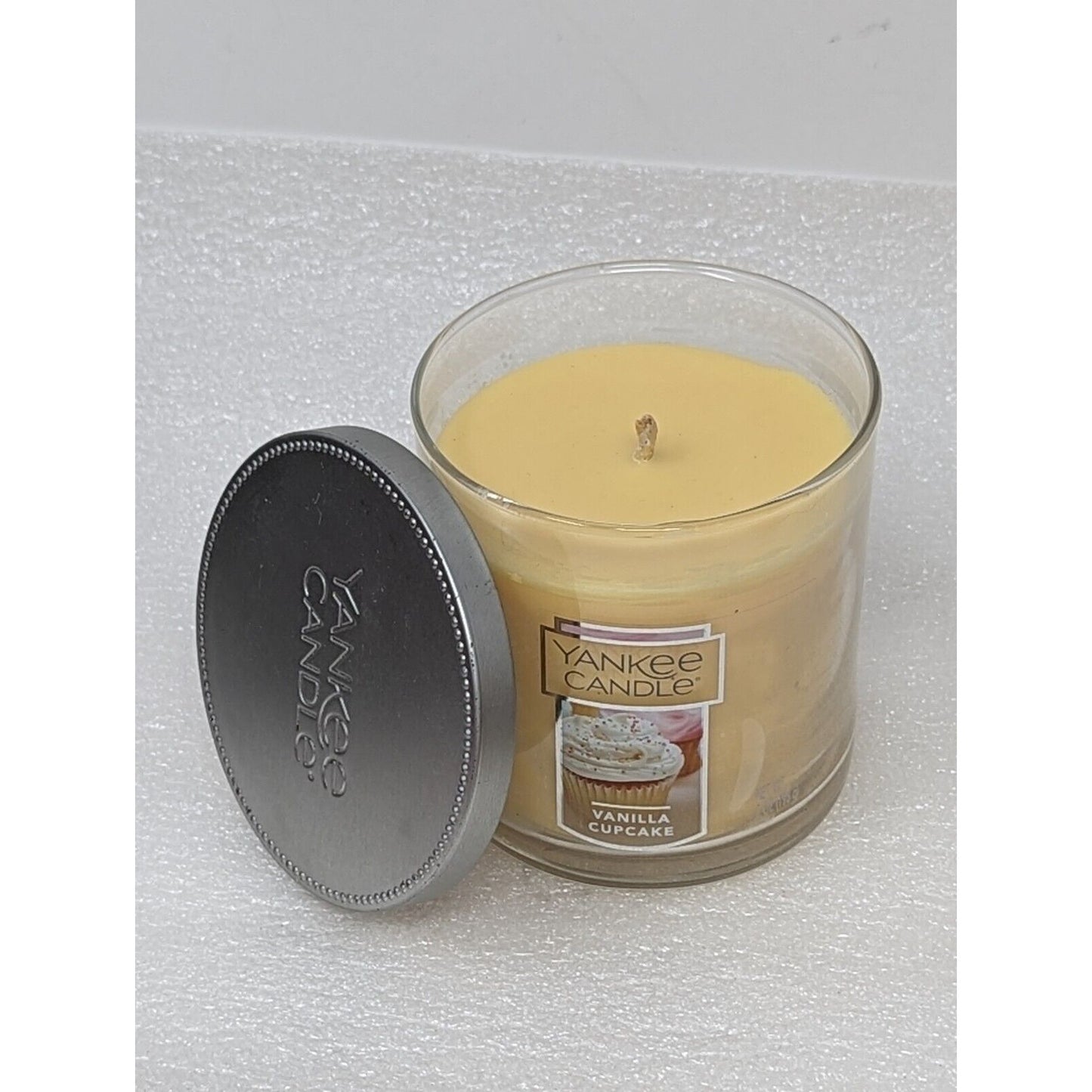 Yankee Candle Vanilla Cupcake 7 oz Candle Single Wick