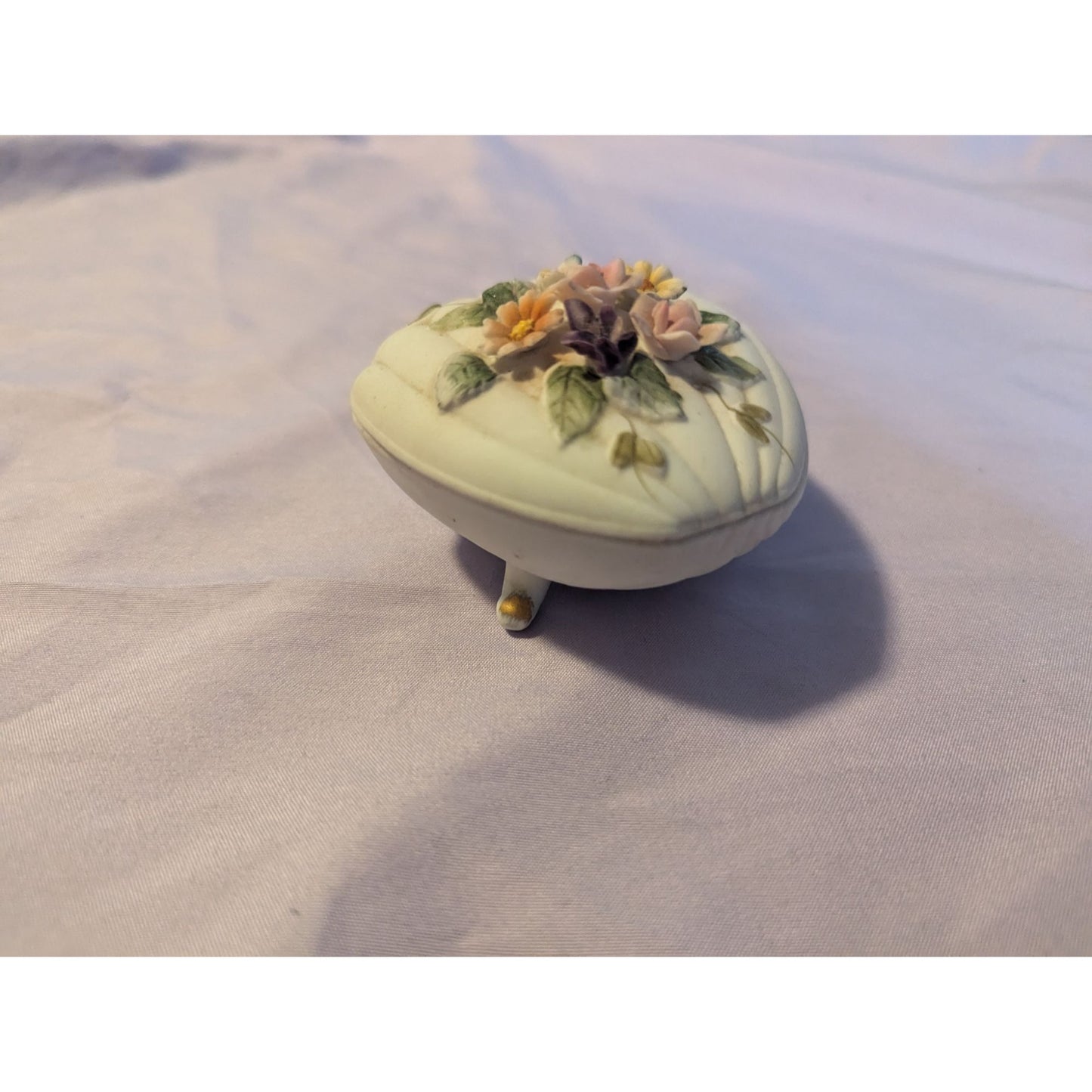 Vintage Lefton Hand-Painted Clam Shell Porcelain Trinket Box Floral KW 3780