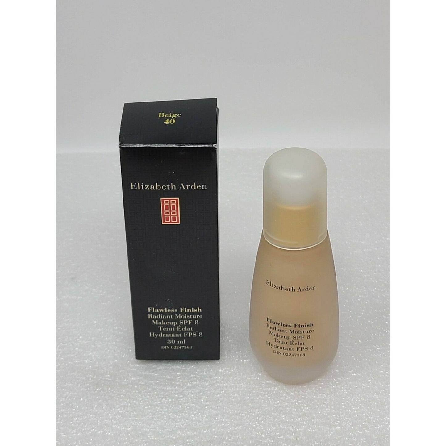 Elizabeth Arden Flawless Finish Radiant Moisture Makeup Foundation Beige 40