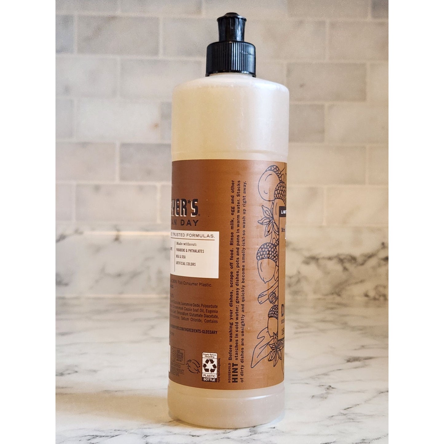 Mrs. Meyers Clean Day Dish Soap Acorn Spice Scent 16 Fl Oz Biodegradable Formula