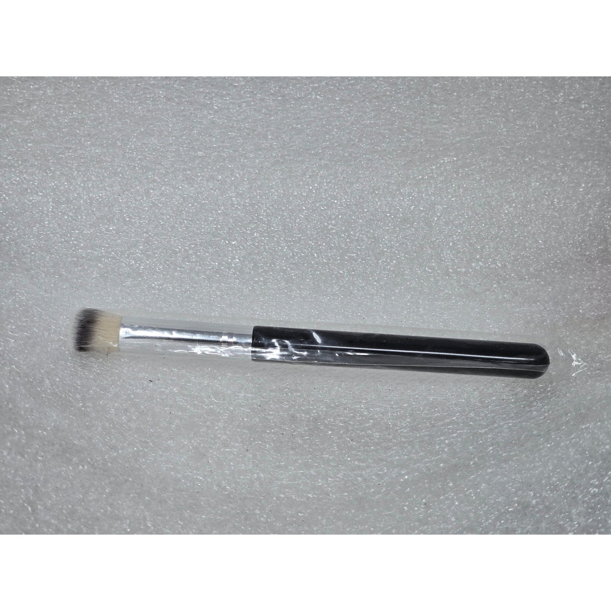 Angled Bristle Makeup Eyeshadow Brush For Precision Application