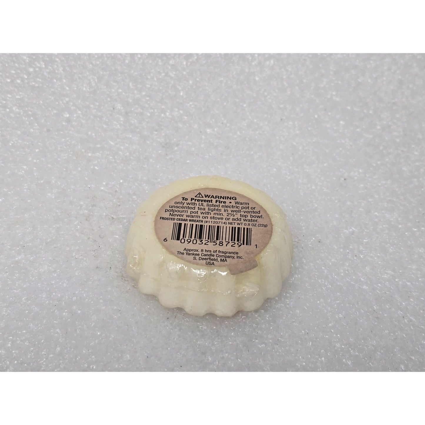 Yankee Candle Frosted Cedar Wreath Wax Tart Melt 0.8 Oz