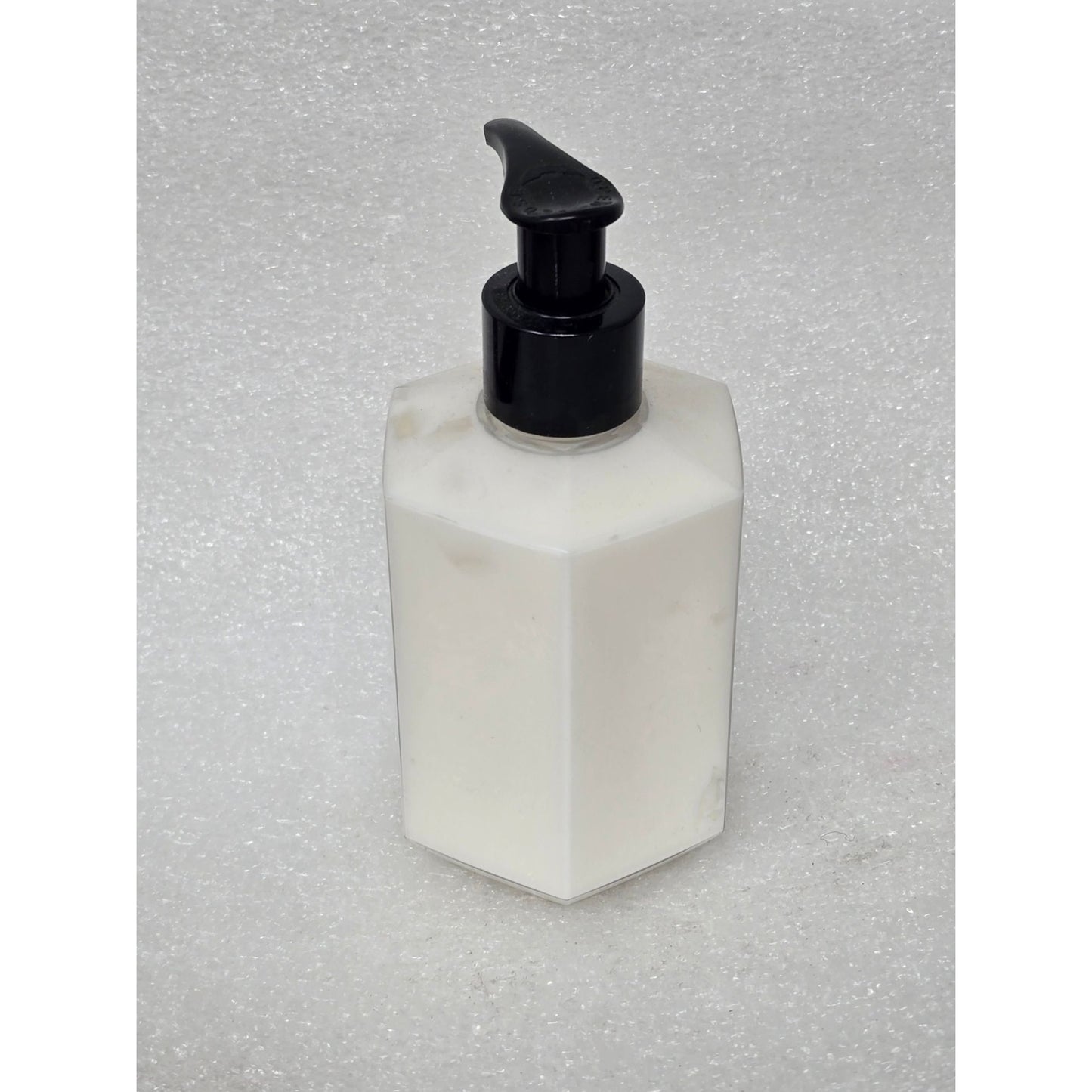Victoria's Secret Love Fragrance Lotion 250ml / 8.4fl Oz Pump Bottle