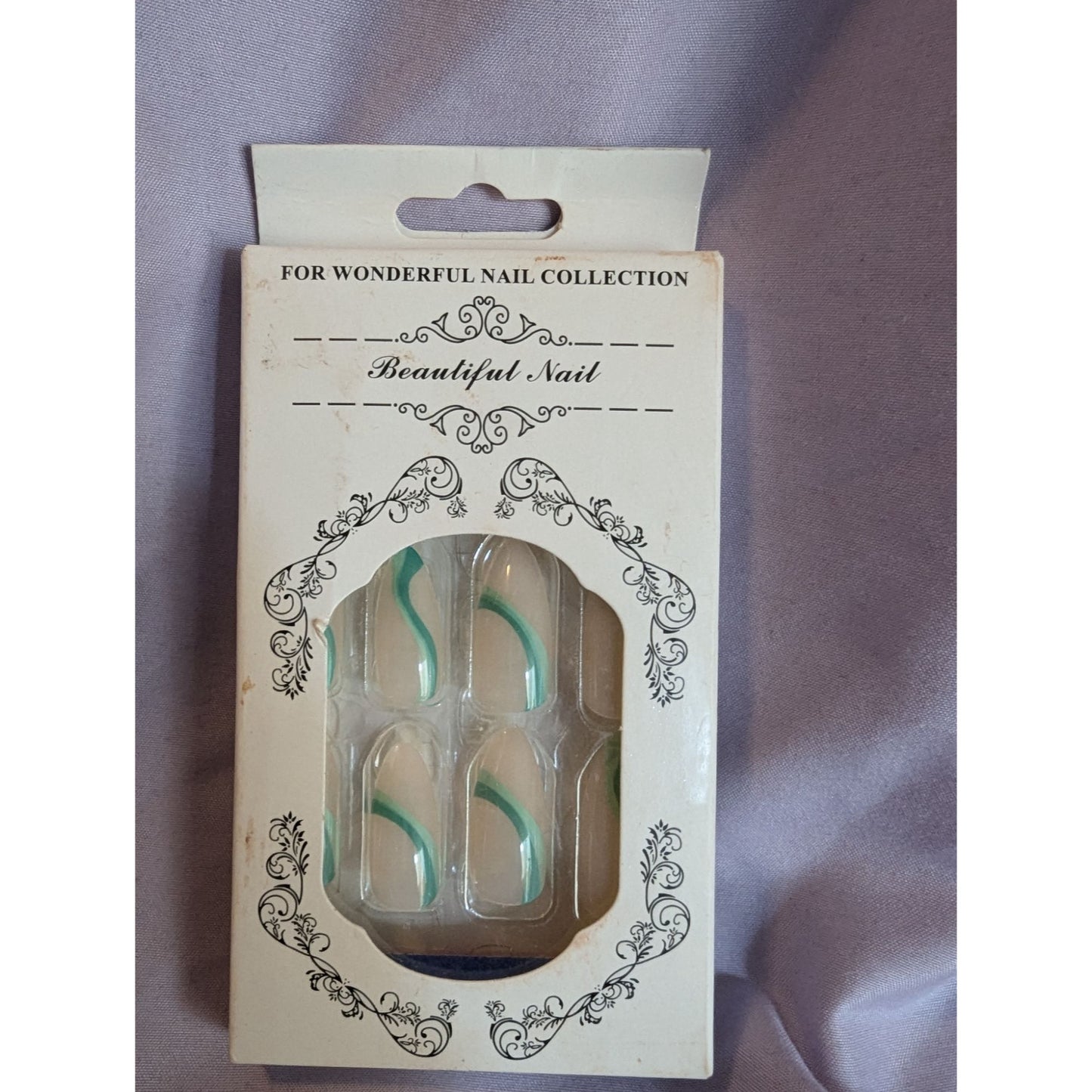 Beautiful Nail French Tip False Nails Elegant Green Accent