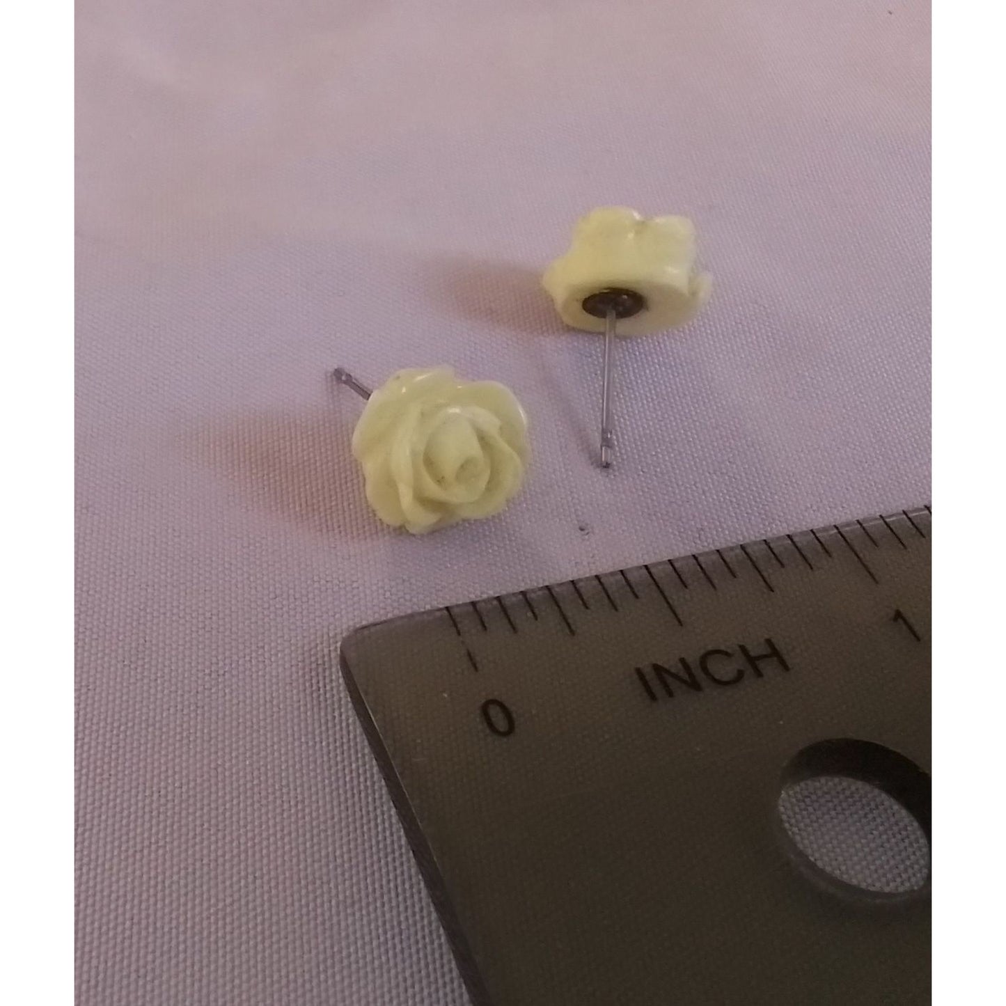 Vintage Rose Stud Earrings Delicate Floral Design Retro Jewelry