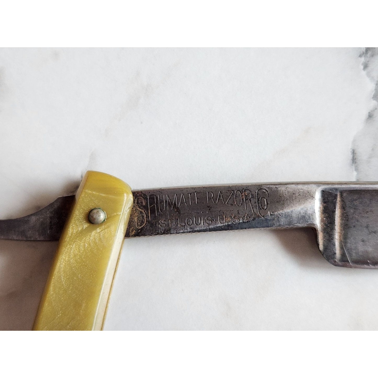 Vintage Shumate Straight Razor Ben Hur Model Yellow Handle & Original Black Case