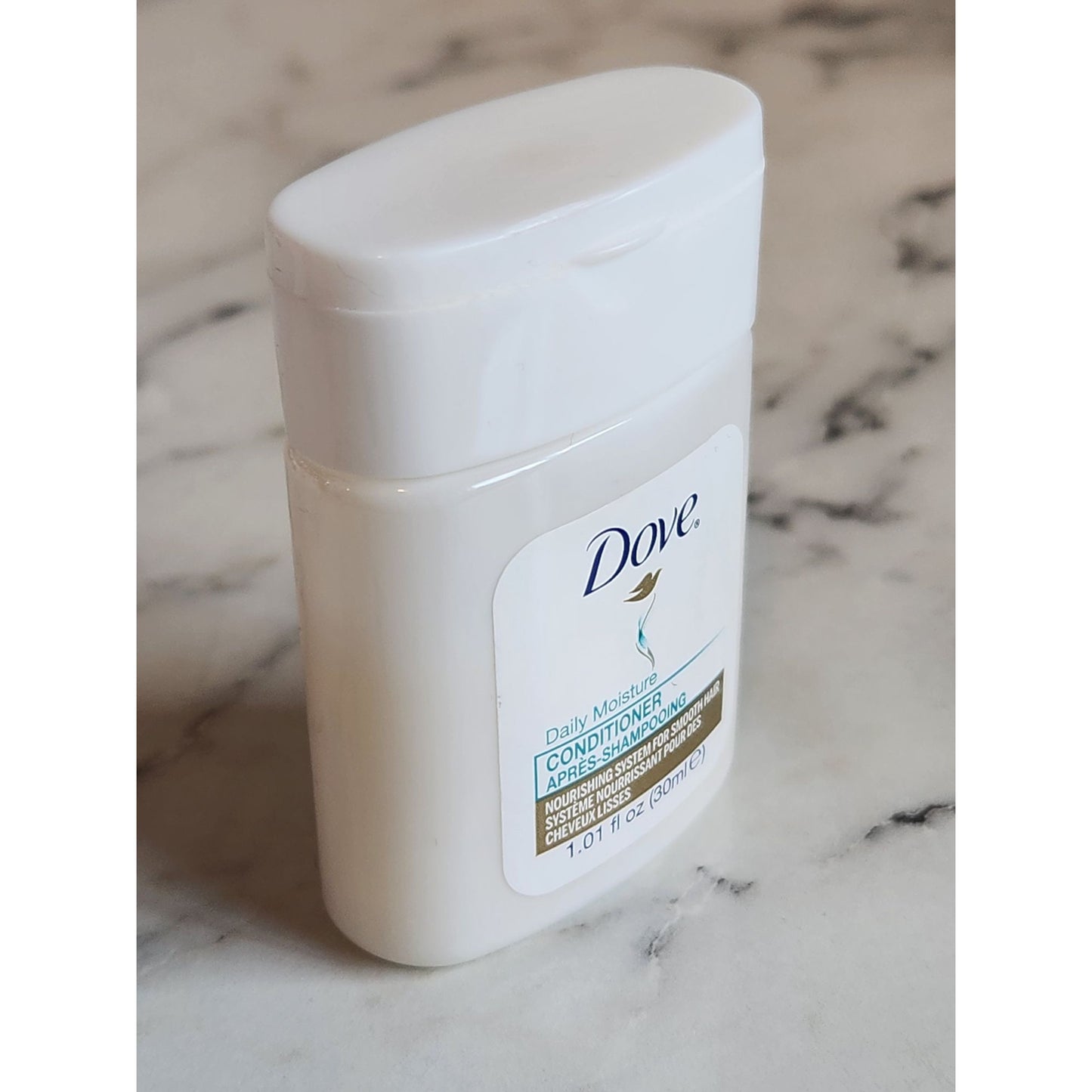 Dove Daily Moisture Conditioner 1.01 Fl Oz Mini Travel Size For Smooth Hair