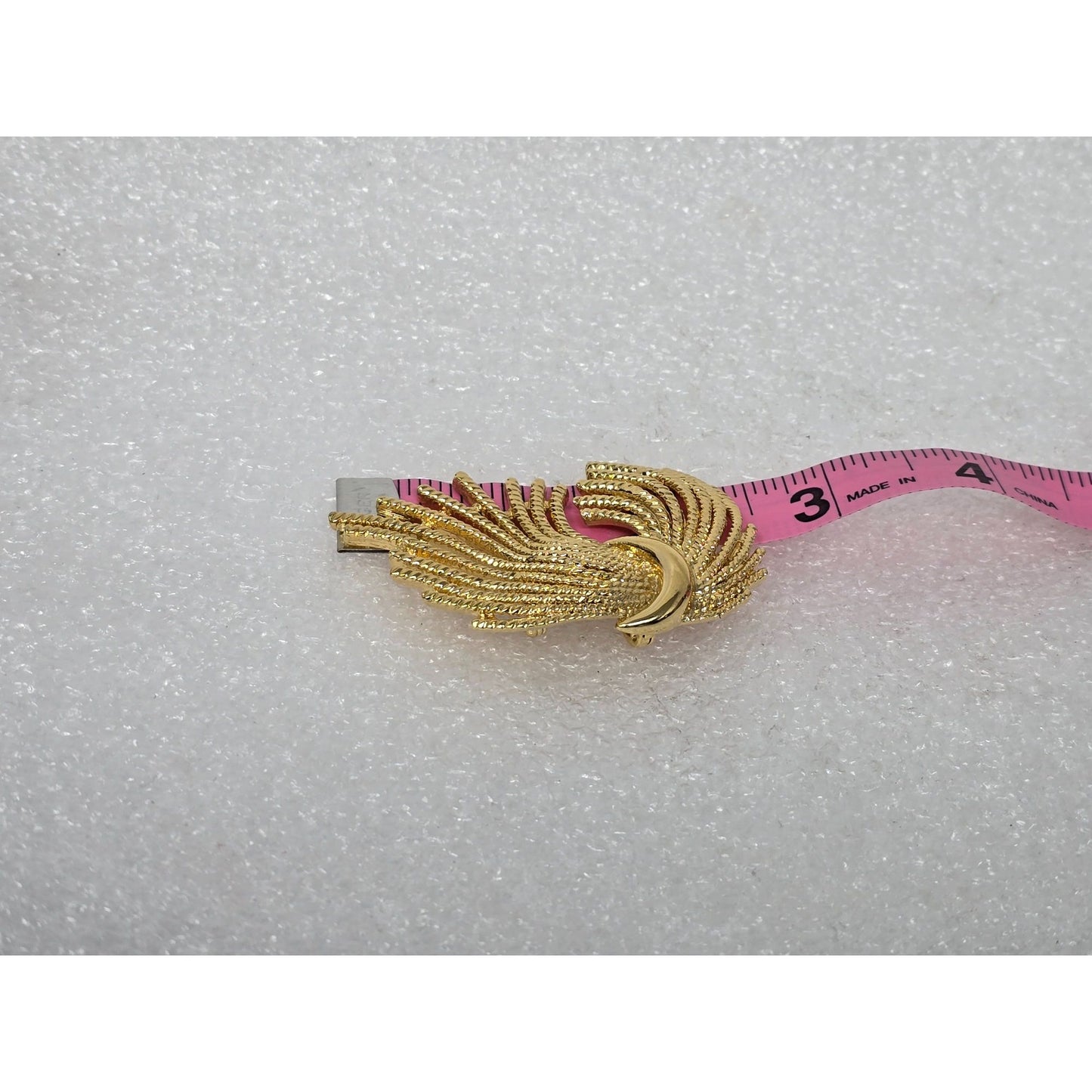 Signed Premier Designs Gold Tone Ribbon Spray Brooch Statement Pin Vintage