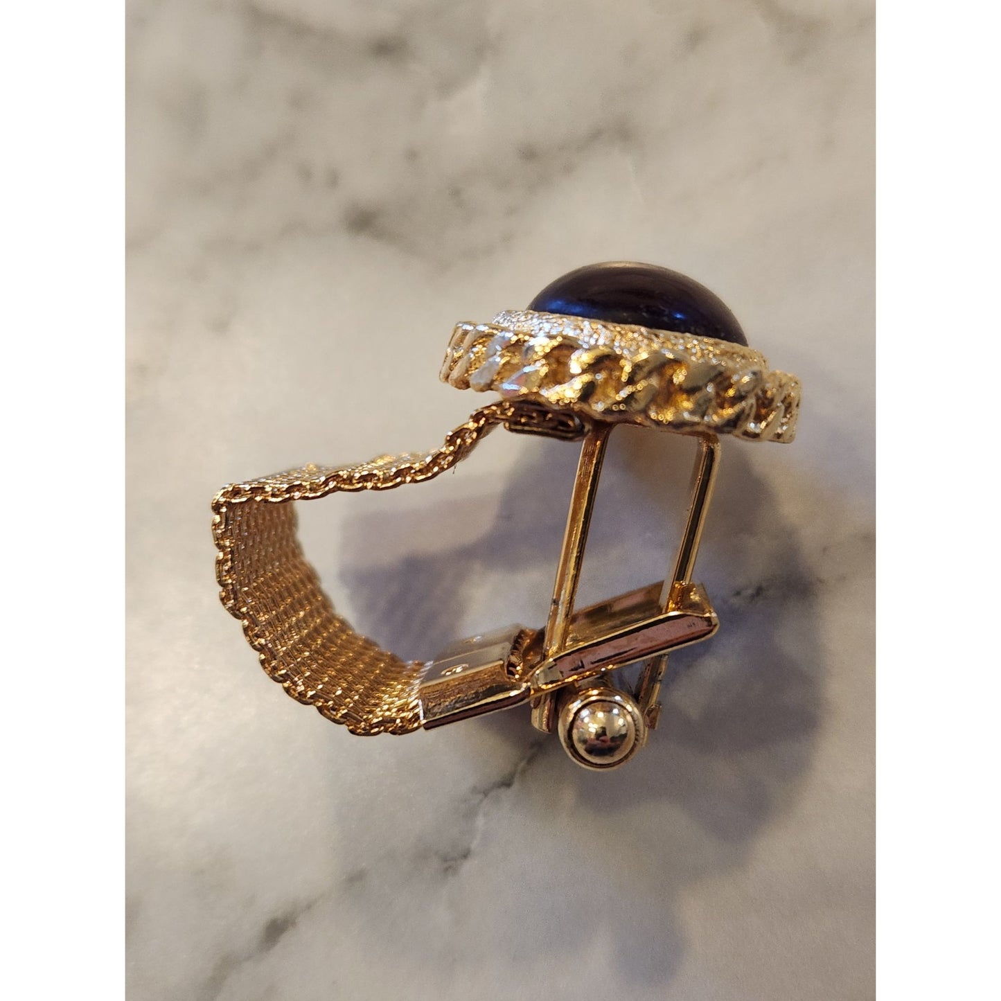 Vintage Swank Gold-Tone Mesh Wrap Cufflink With Oval Amber Glass Stone Accent
