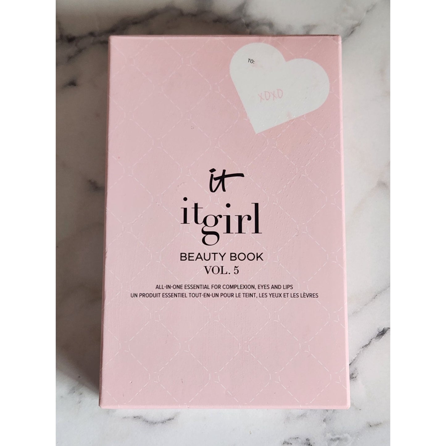 It Cosmetics It Girl Beauty Book Vol. 5 All-In-One Makeup Palette Eyes & Lips