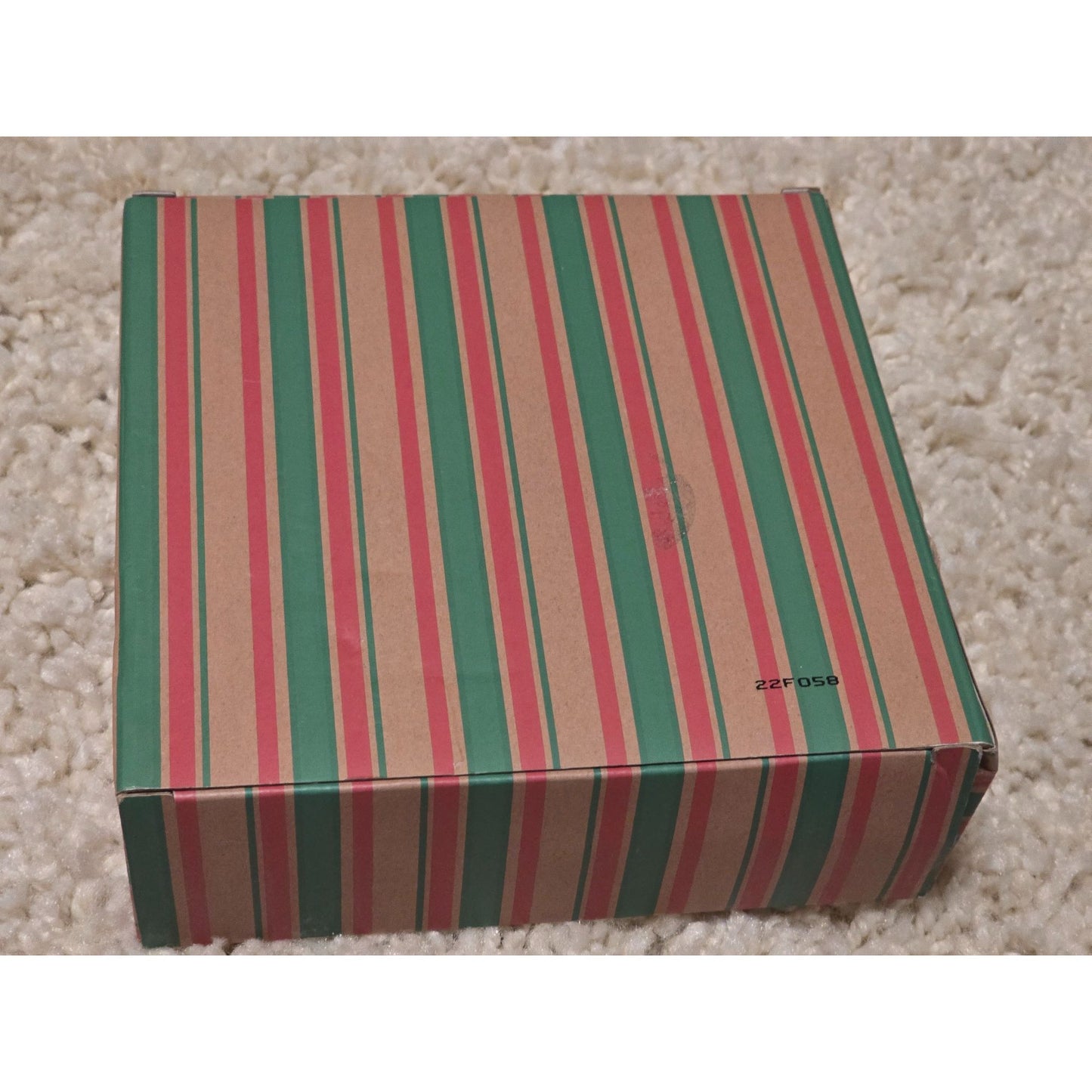 Holiday-Themed Striped & Tree-Cutout Gift Box With 6 Bath Bombs