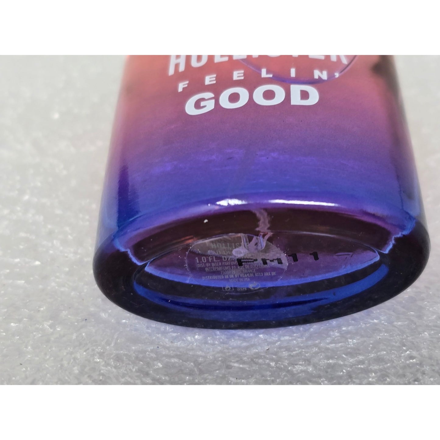 Hollister Feelin Good Eau De Parfum Perfume 1 Oz Gradient Glass Bottle