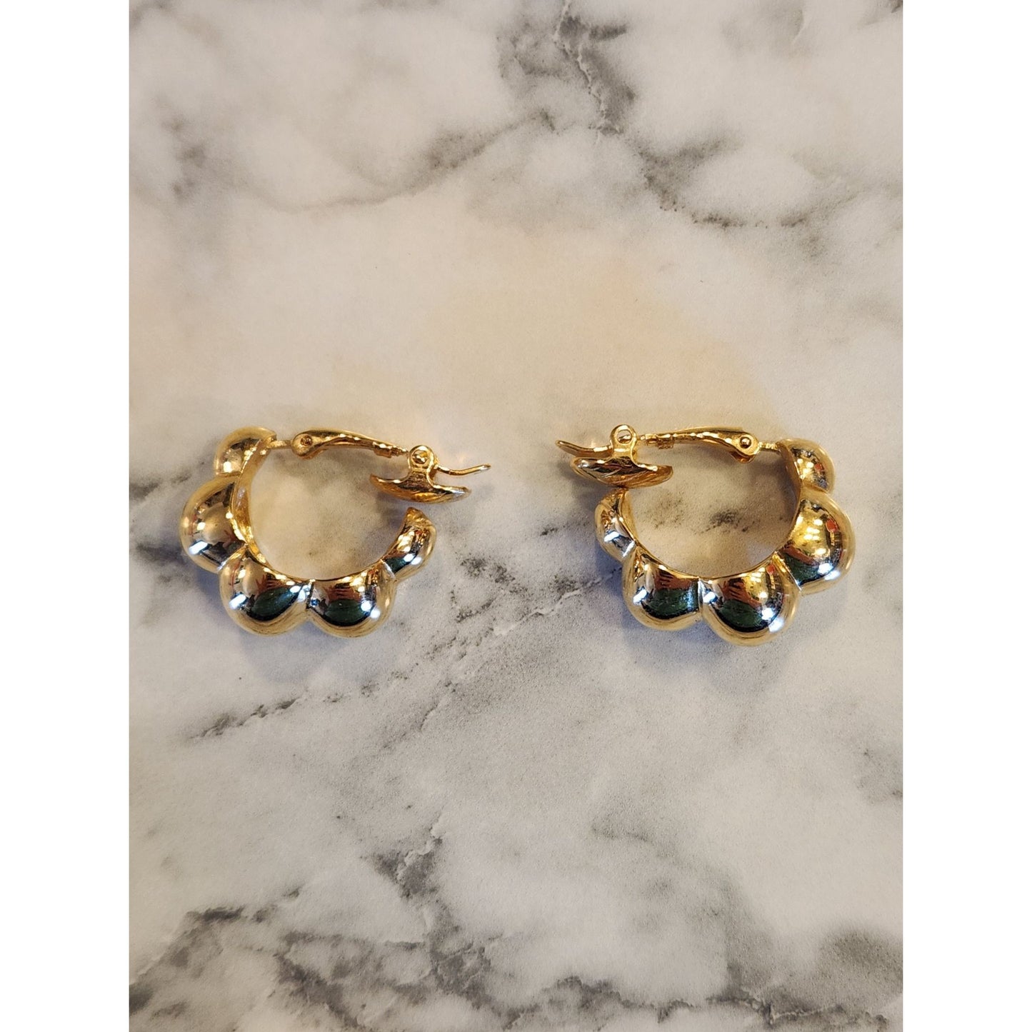 Vintage Trifari Gold-Tone Scalloped Hoop Earrings With Lever Back Fastening