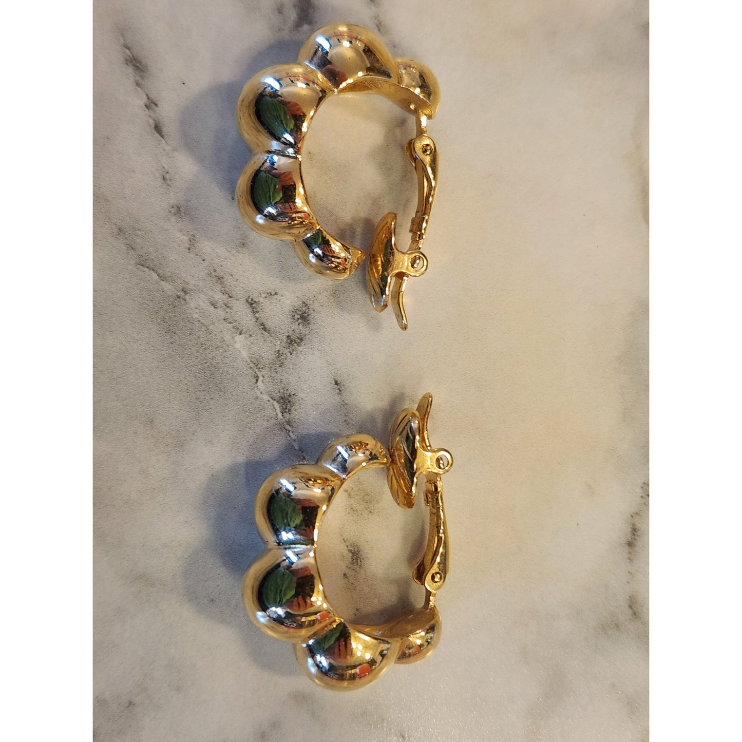 Vintage Trifari Gold-Tone Scalloped Hoop Earrings With Lever Back Fastening