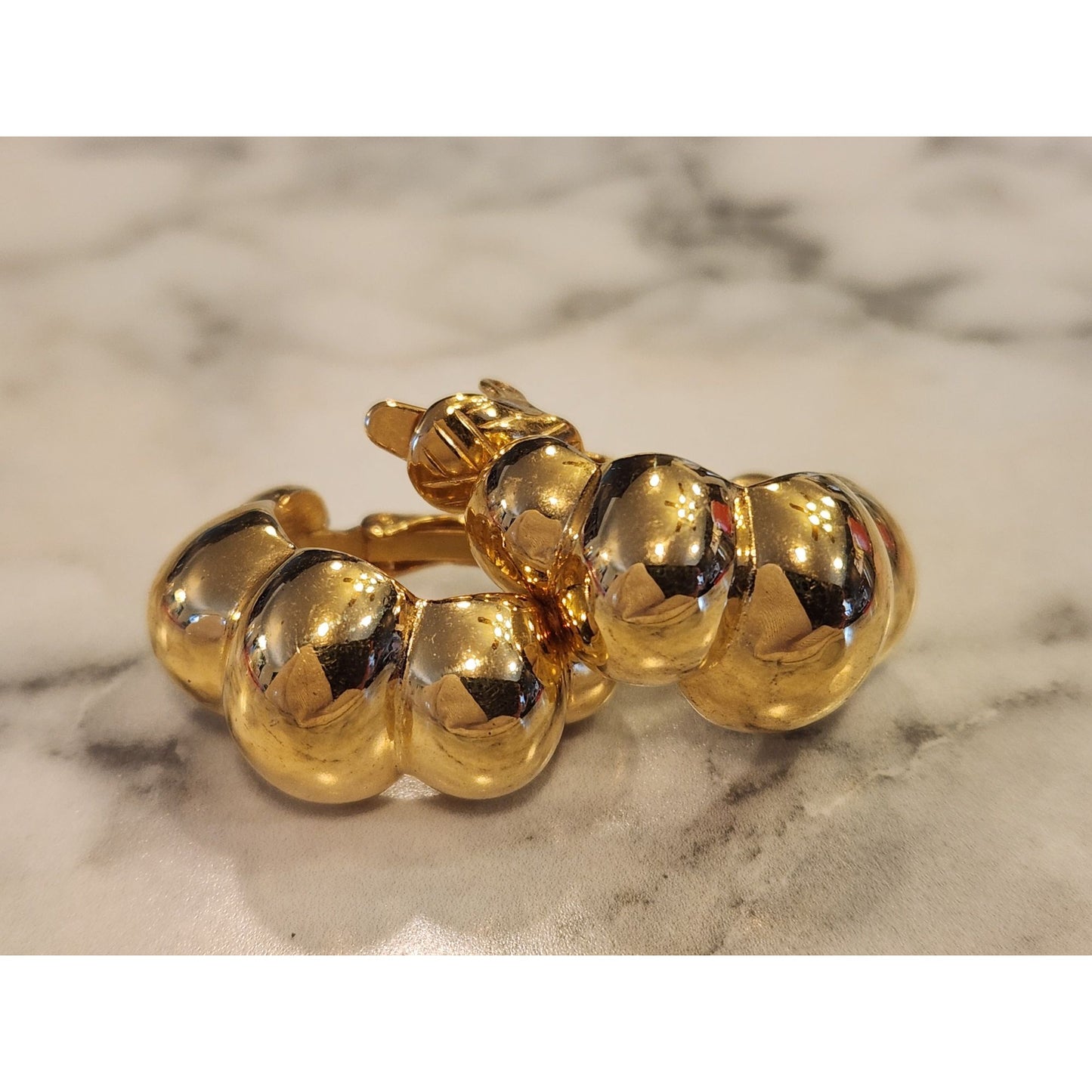 Vintage Trifari Gold-Tone Scalloped Hoop Earrings With Lever Back Fastening