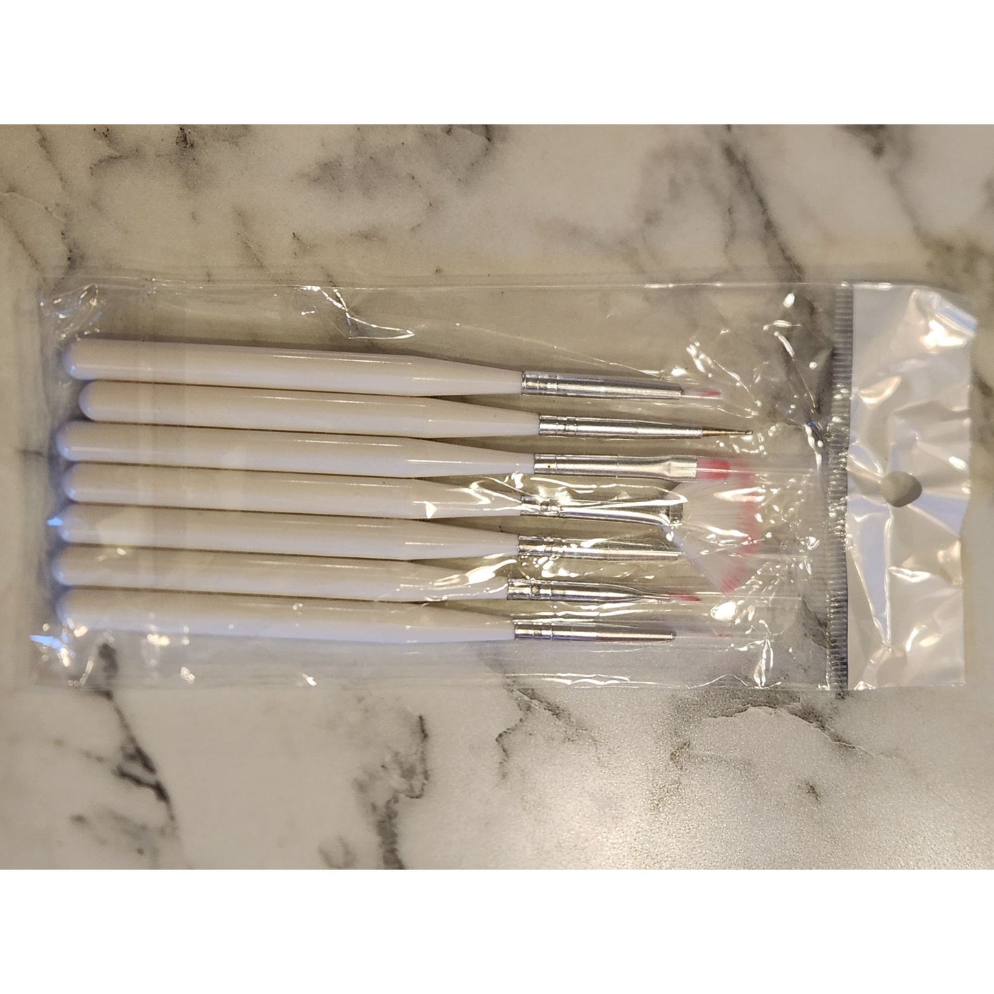7 Piece White Handle Nail Art Brush Set For Detailed Nail Design & Manicure