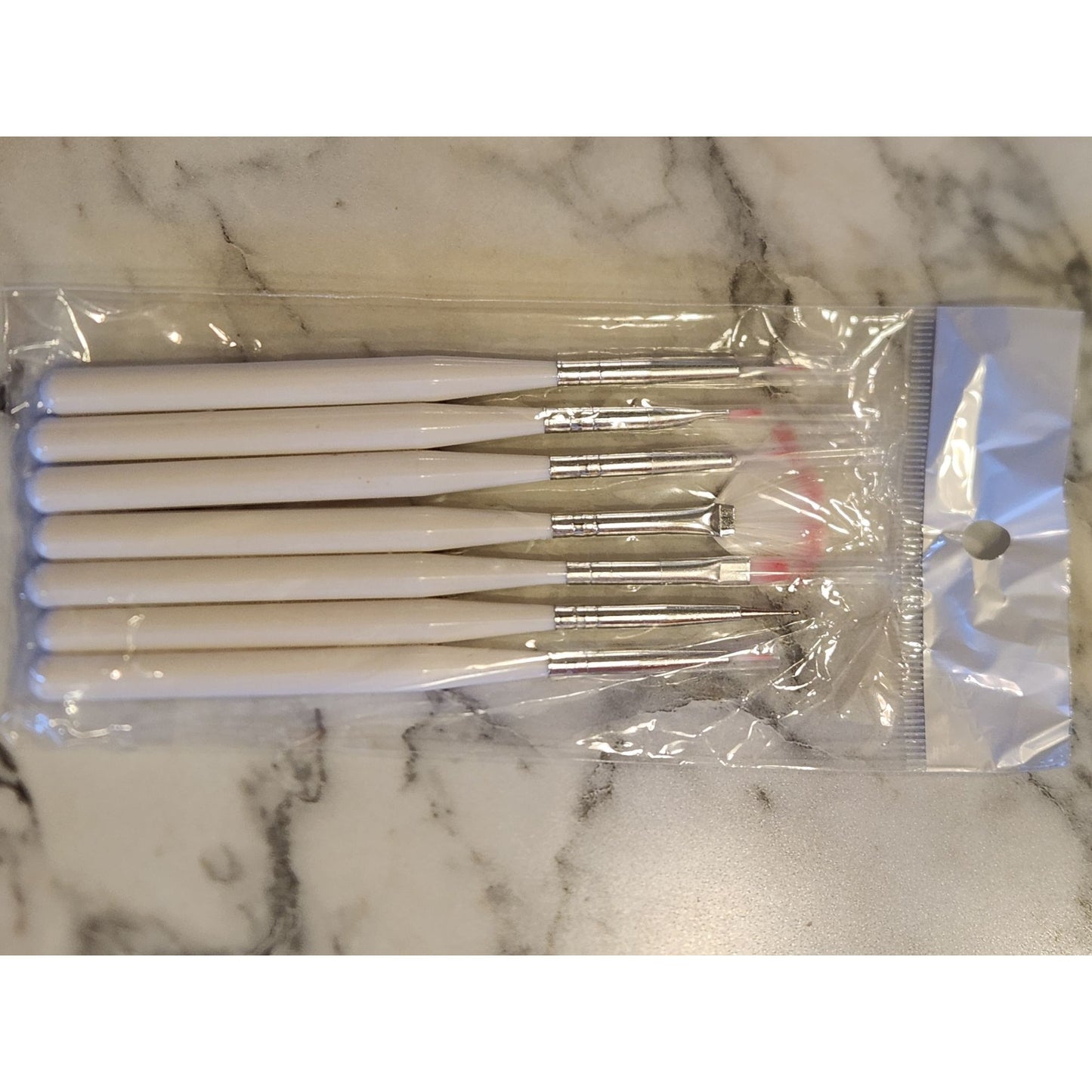 7 Piece White Handle Nail Art Brush Set For Detailed Nail Design & Manicure