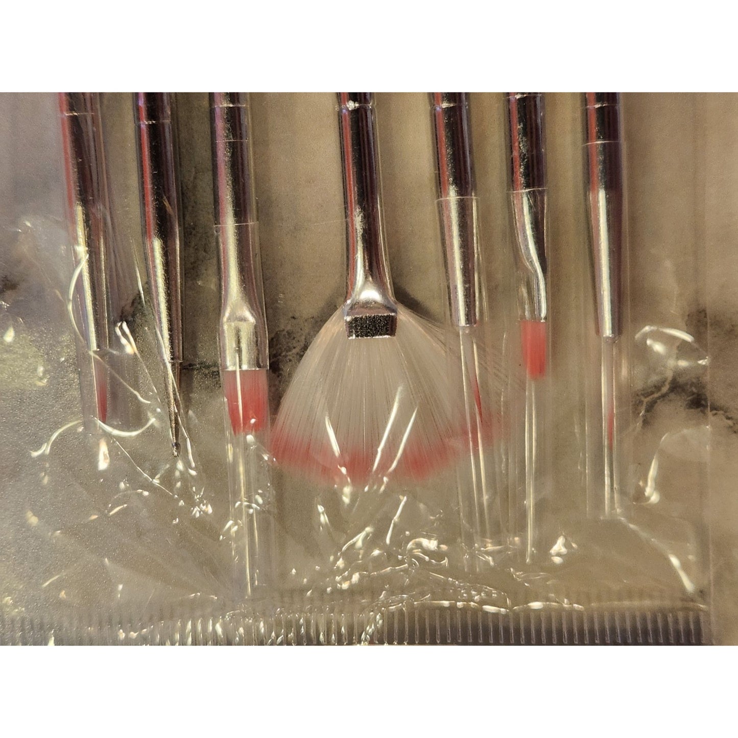 7 Piece White Handle Nail Art Brush Set For Detailed Nail Design & Manicure