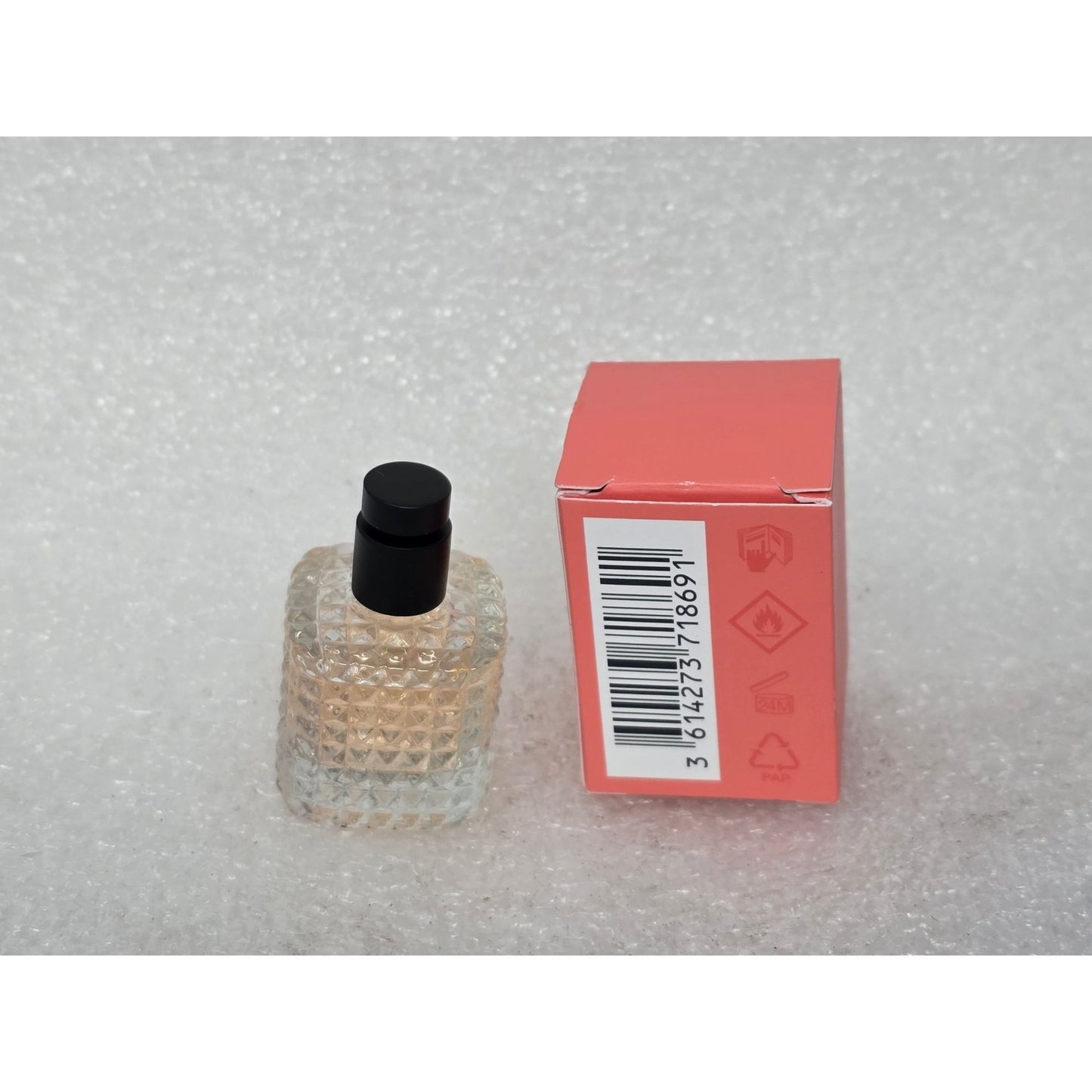 Valentino Donna Born In Roma Coral Fantasy Eau De Parfum .2 oz Mini Perfume