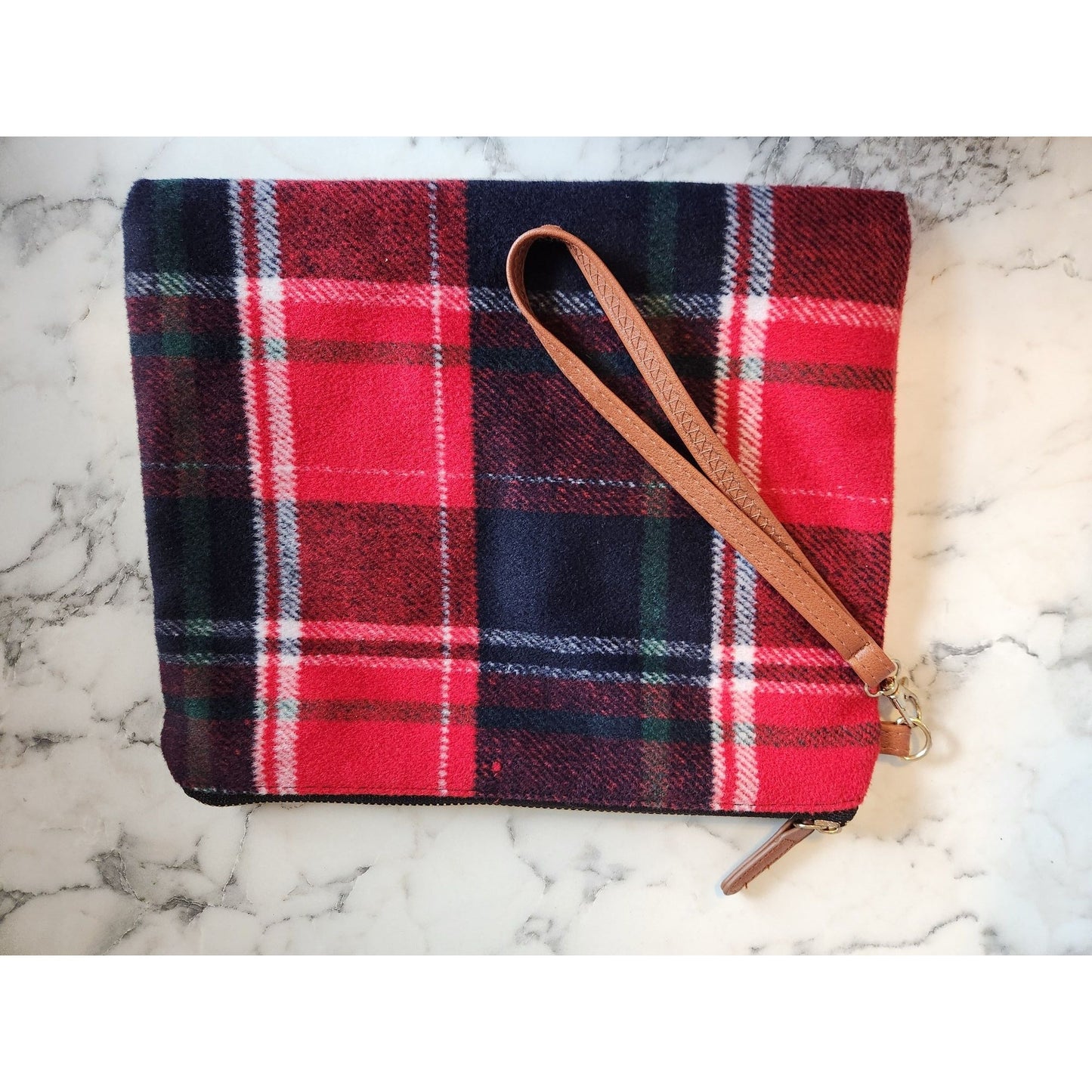 LIB New York Black Red Buffalo Plaid Print Wristlet Small Zip Purse