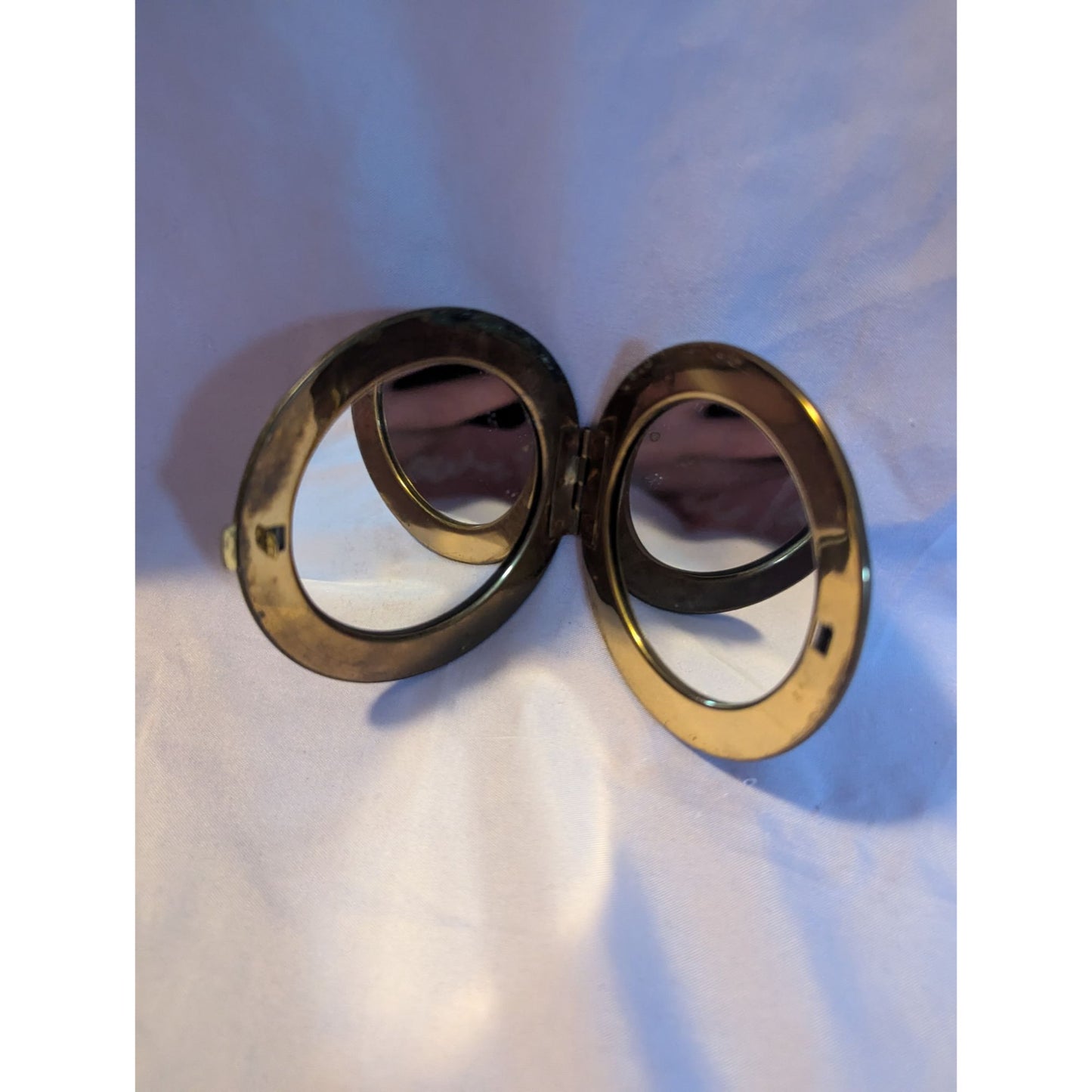 Vintage Victorian Courting Couple Compact Mirror With Double-Sided Functionality
