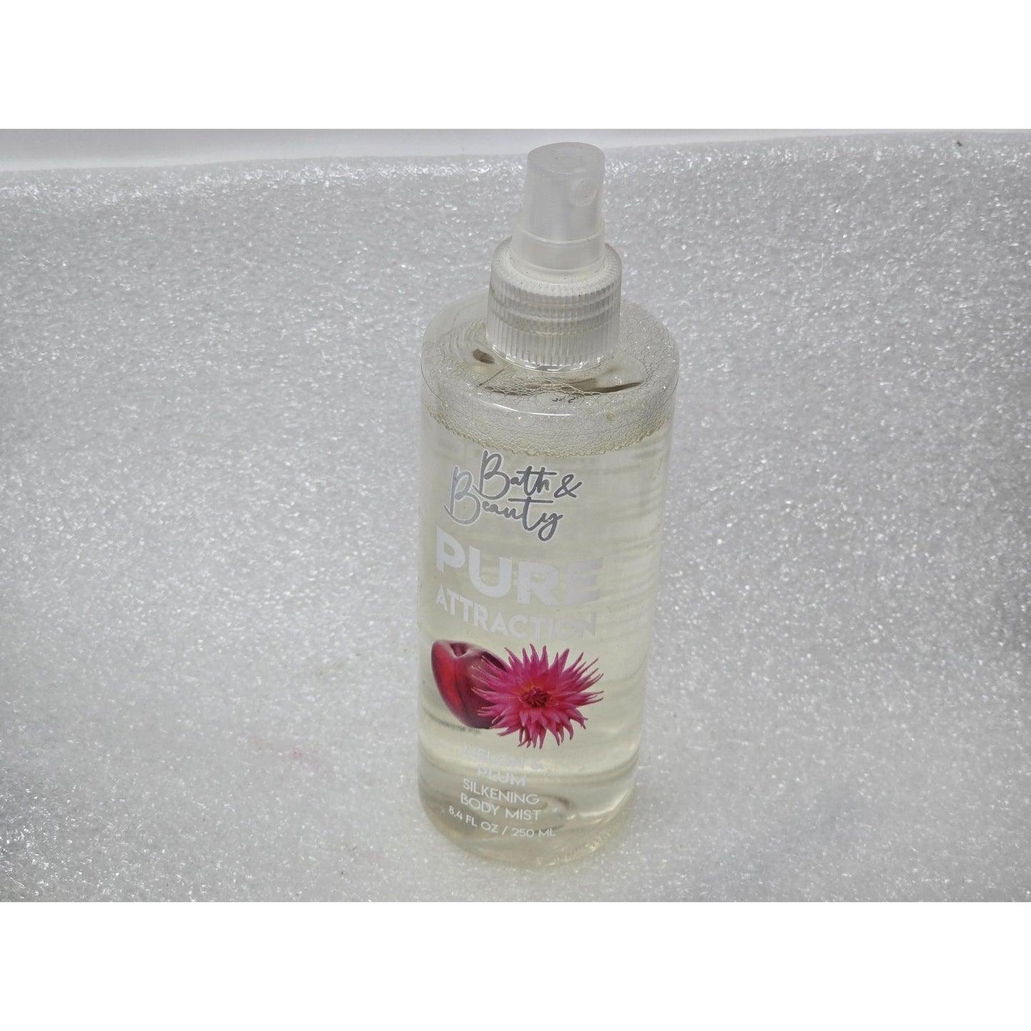 Bath & Beauty Pure Attraction Melon & Plum Silkening Body Mist 8.4 Fl Oz 250 ML