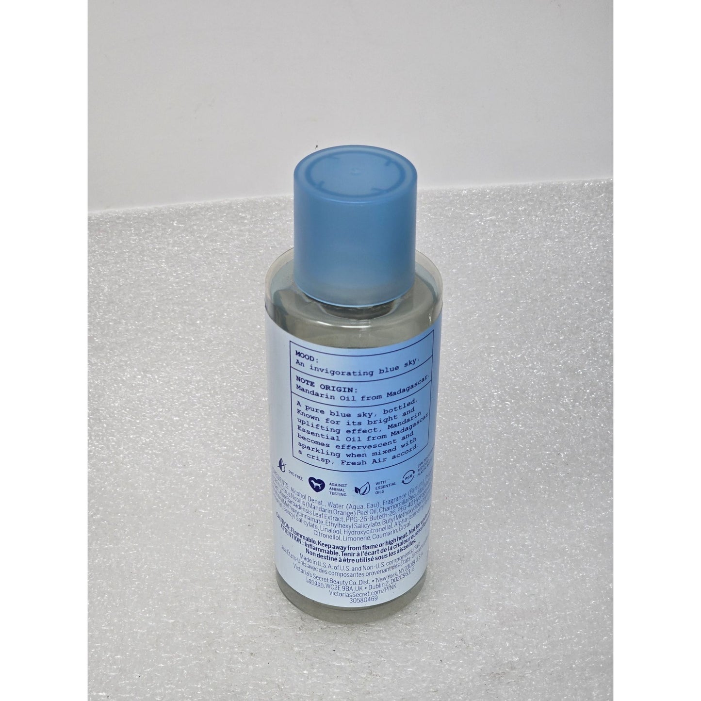 Victoria's Secret Pink Fresh Sky Body Mist 8.4 Oz Mandarin Oil & Fresh Air