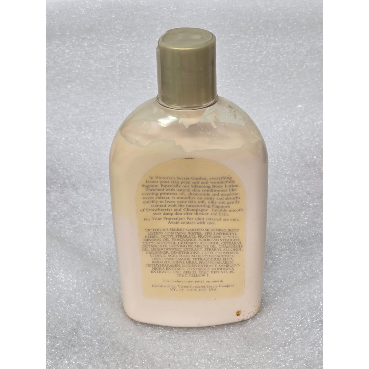 Victoria's Secret Garden Strawberries & Champagne Silkening Body Lotion 8 Fl Oz