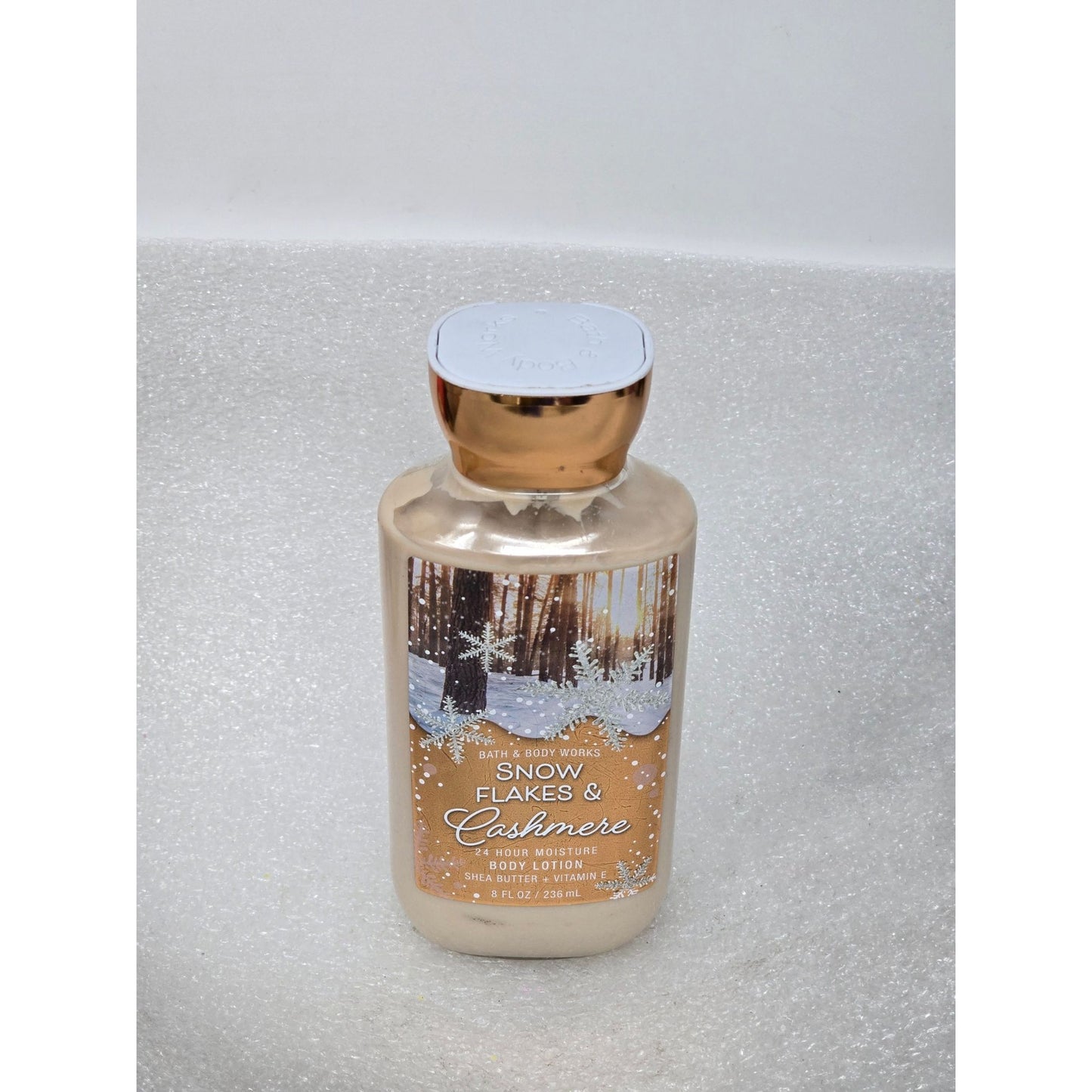 Bath & Body Works Snowflakes & Cashmere Body Lotion 8 Oz Shea Butter Vitamin E