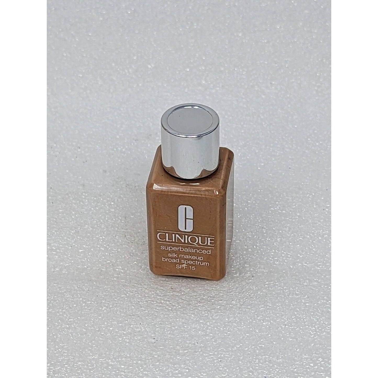 Clinique Superbalanced Silk Makeup Foundation Travel Size .5 oz Silk Suede (M-N)