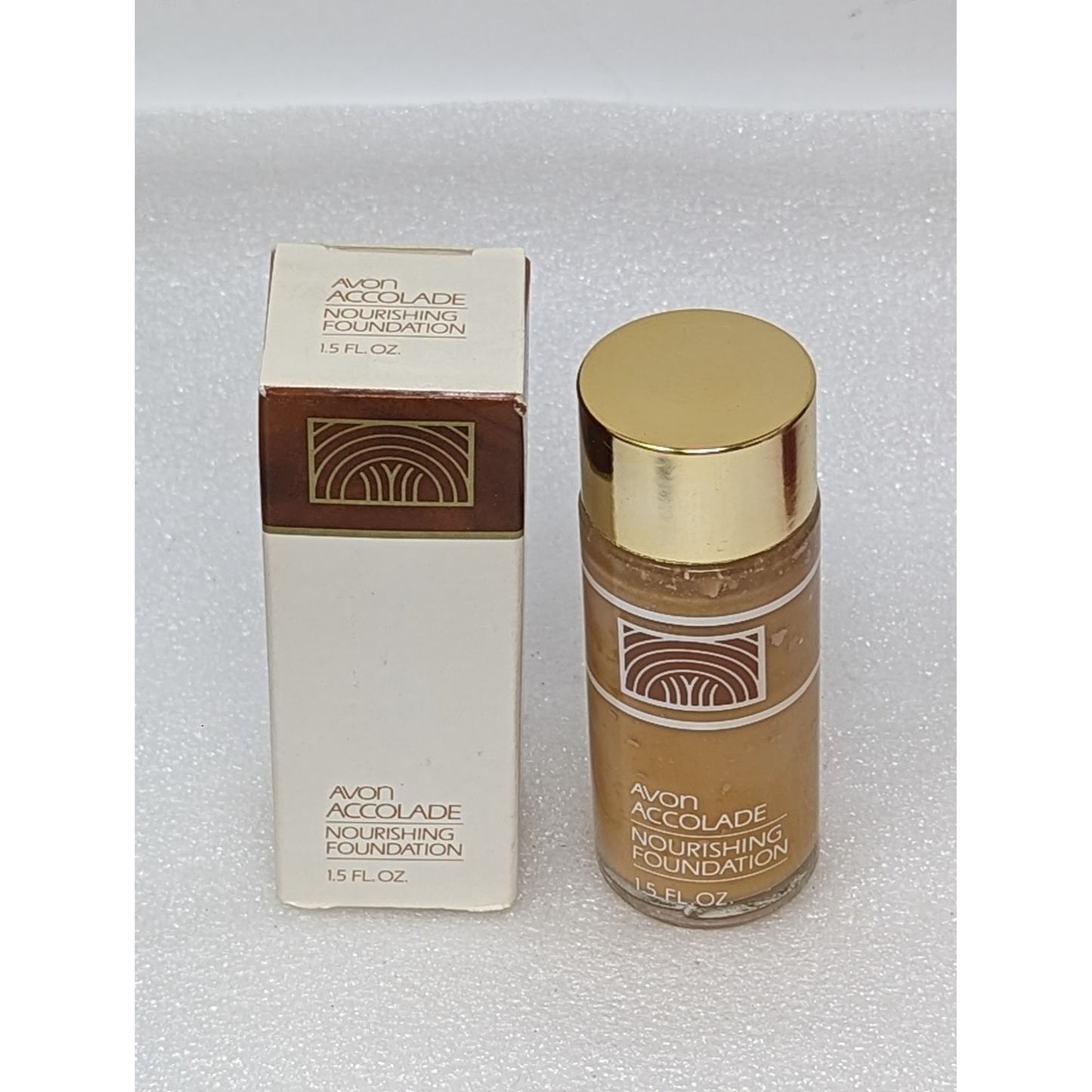 Vintage Avon Accolade Nourishing Foundation Creamy Ivory