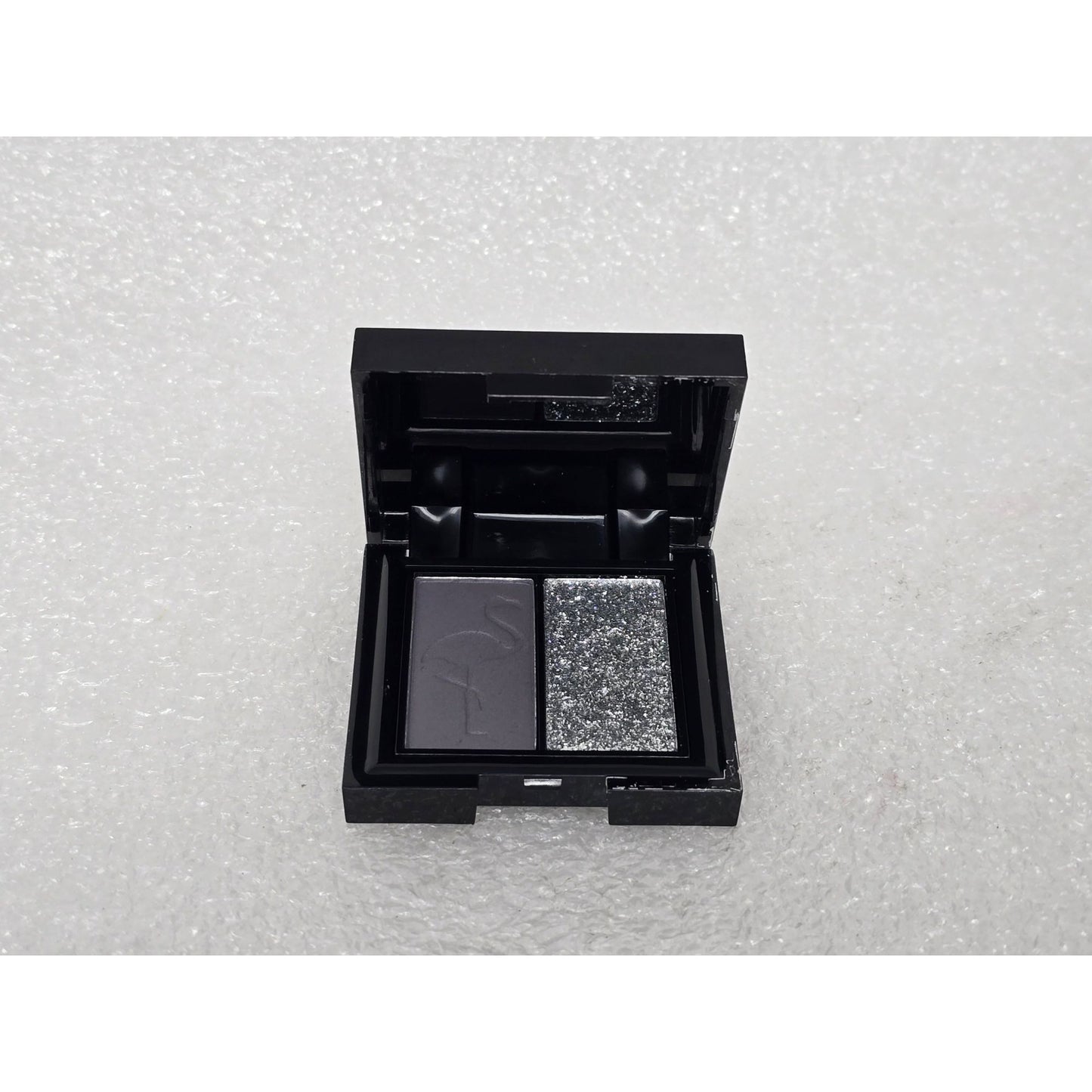 Shaina B. Miami Pressed Pigment Duo Venetian Gray & Queen Of Diamonds Eyeshadow