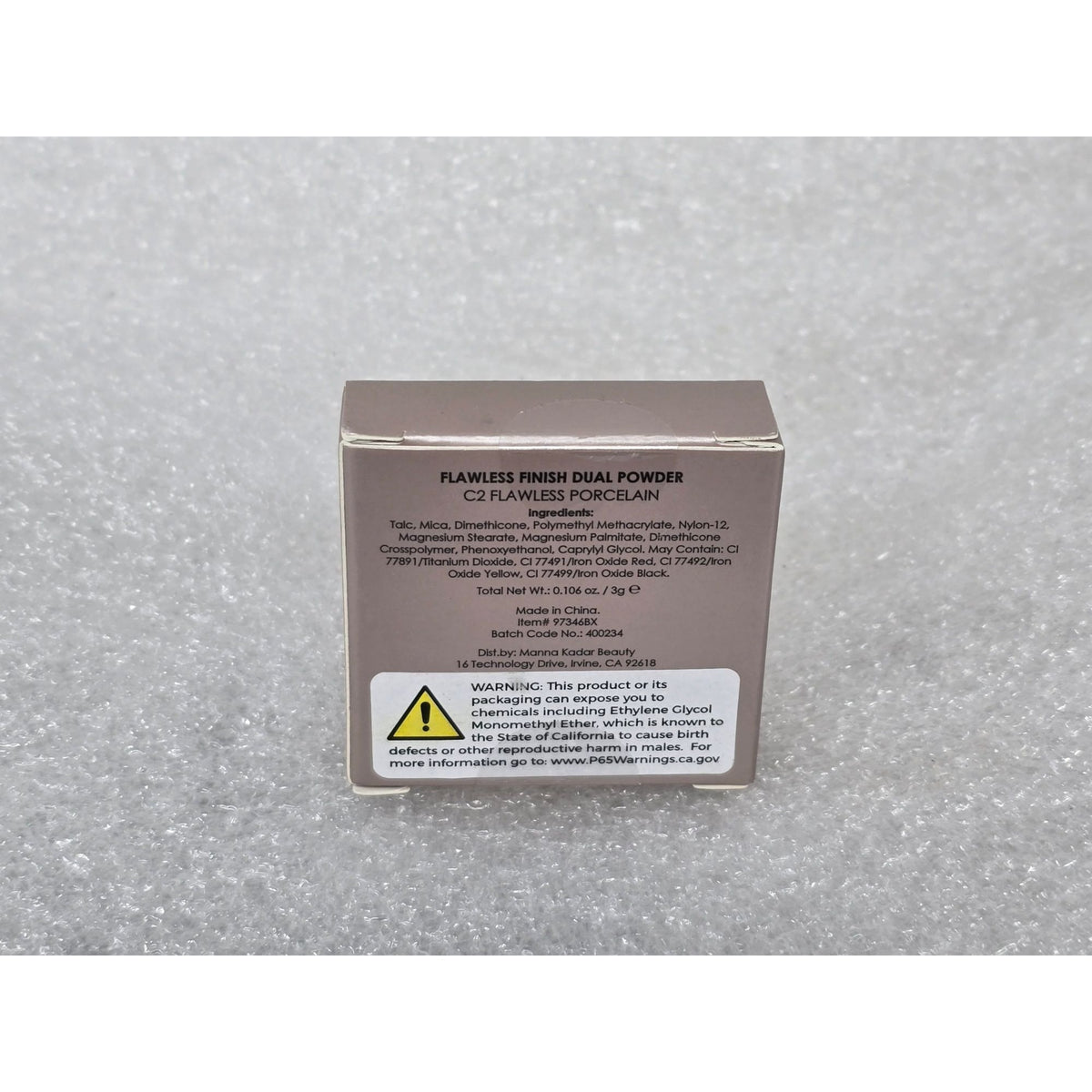 Manna Kadar Flawless Finish Dual Powder C2 Flawless Porcelain .106 oz TravelSize