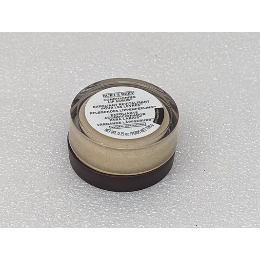 Burt's Bees Conditioning Lip Scrub Exfoliates