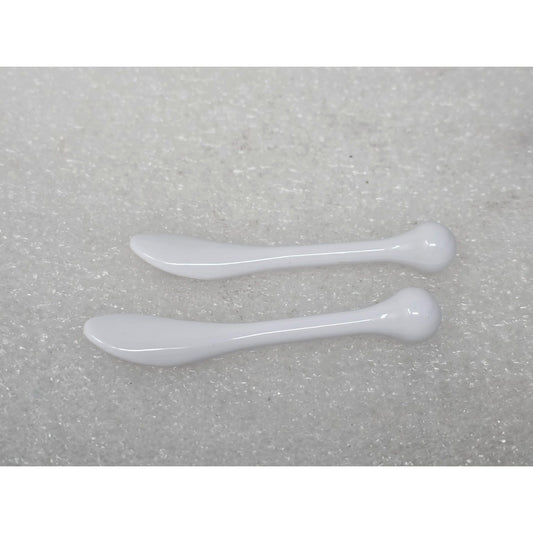 Set 2 Cosmetic Spatulas White Plastic Skincare Applicator Spoon Cream Scoop Tool