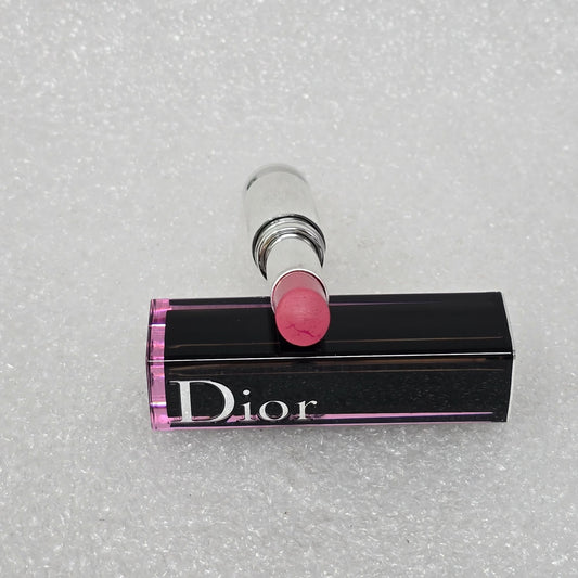 Christian Dior Addict Lacquee Stick Lipstick 550 Tease Pink Satin Finish For Women