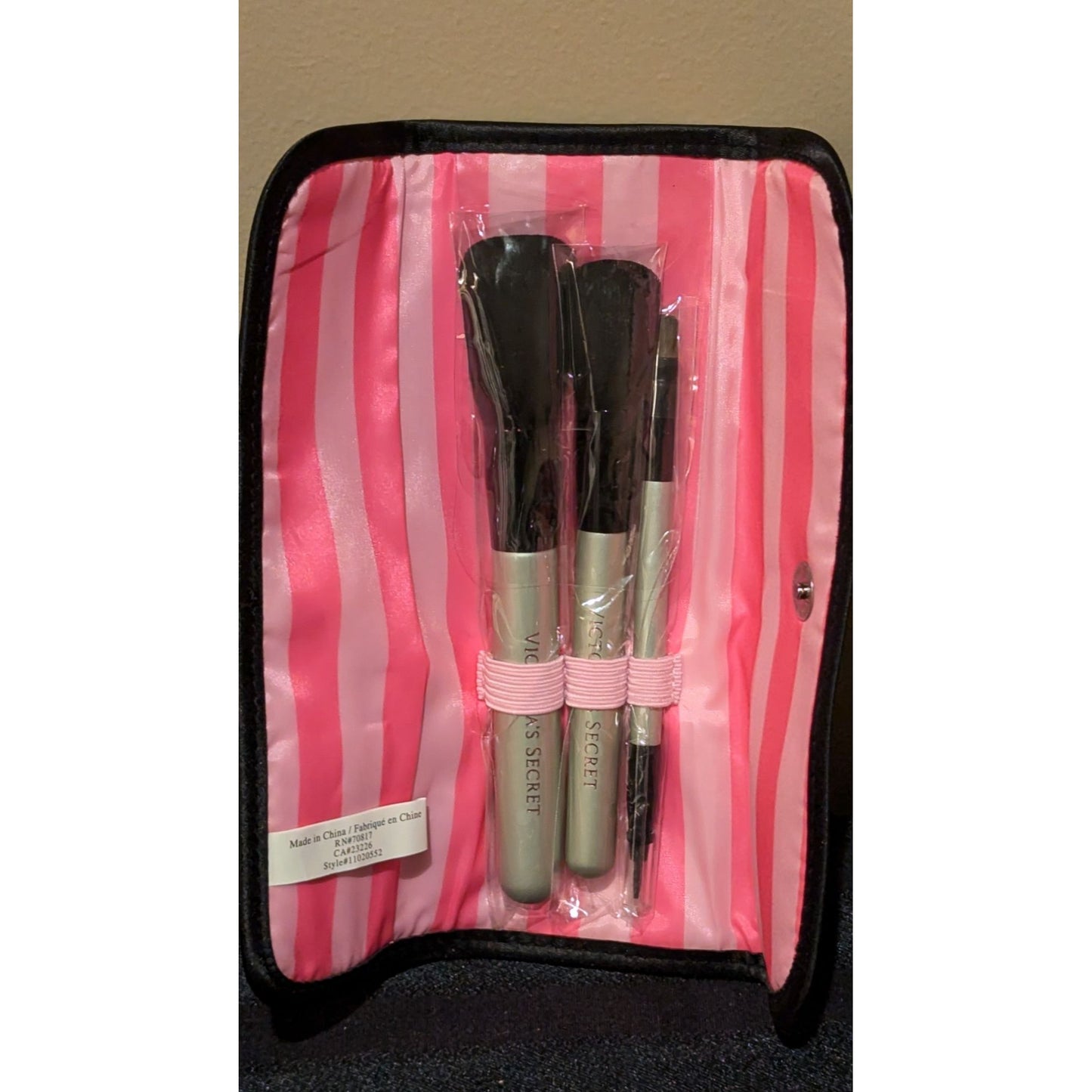 Victoria's Secret Travel Makeup Brush Set of 3  With Black Case