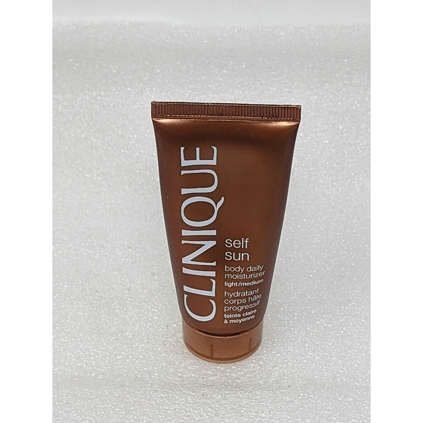 Clinique Self Sun Body Daily Moisturizer Light / Medium 1.4 oz Travel Size