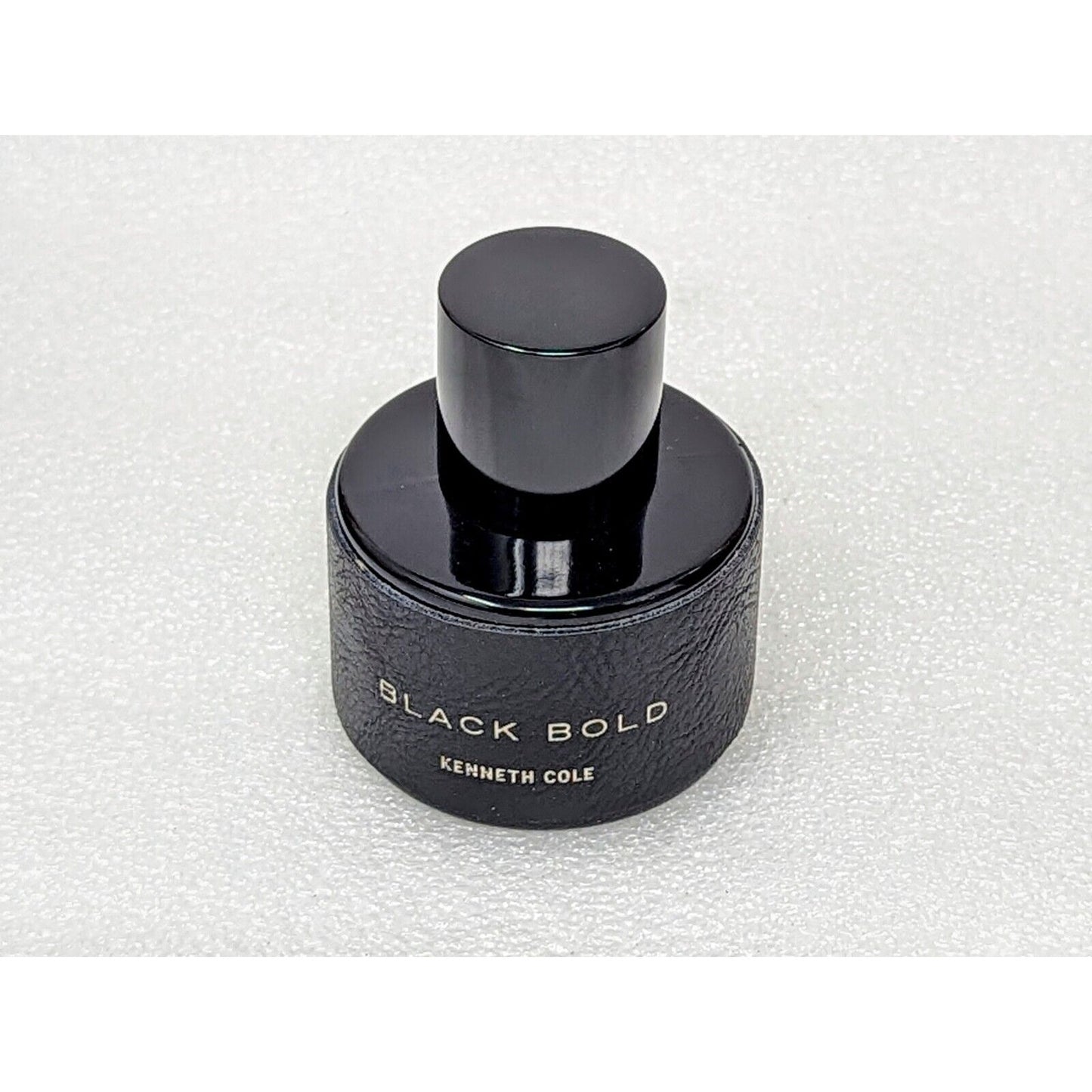 Black Bold by Kenneth Cole Eau De Parfum Cologne Spray Spray for Men 1 oz