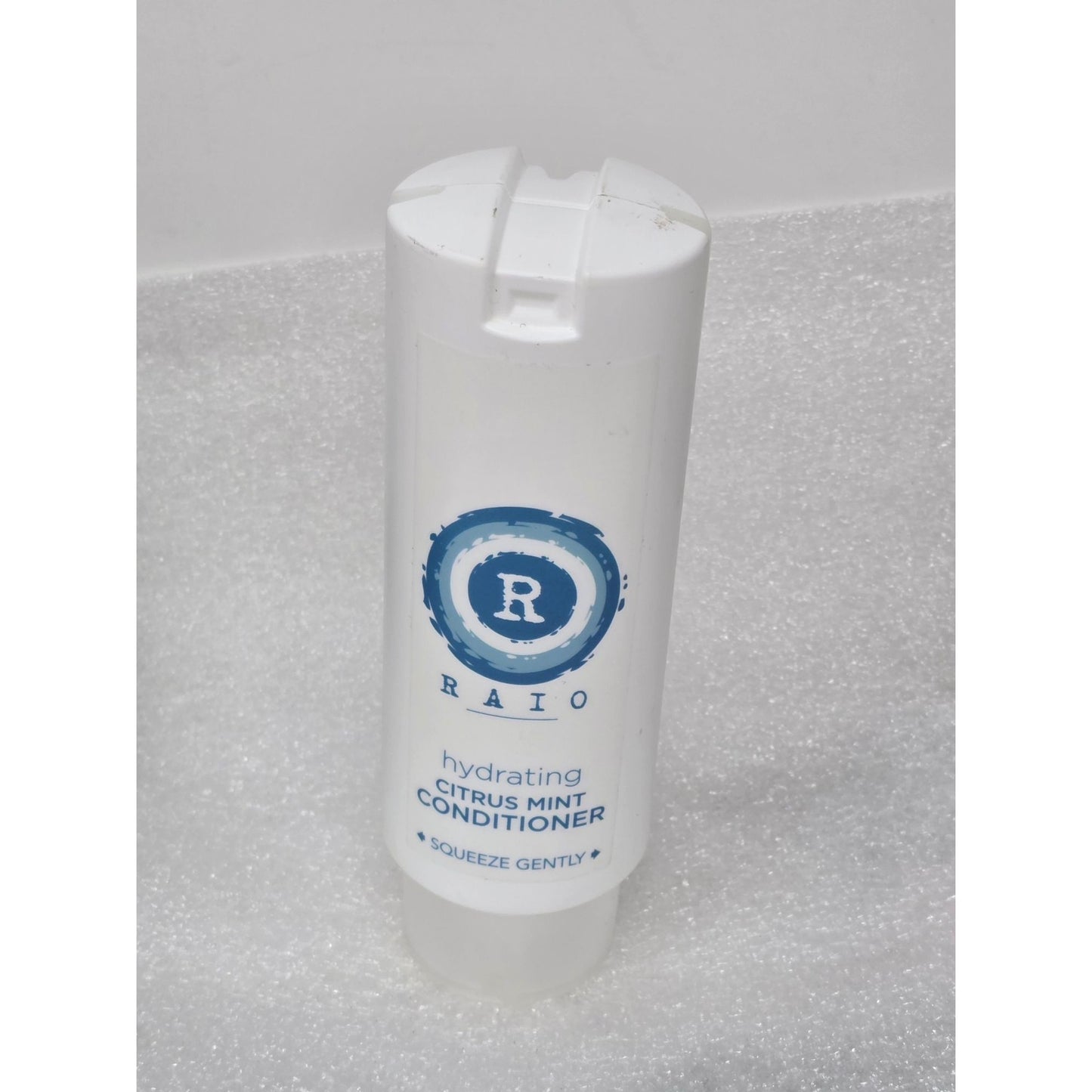 Raio Hydrating Citrus Mint Conditioner Nourished Soft Hair 12 oz Squeeze Bottle