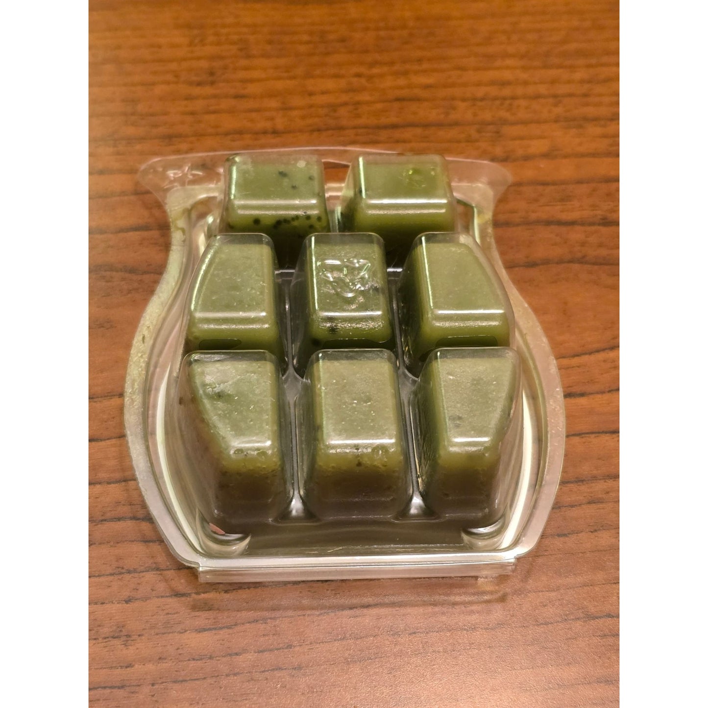 Scentsy Sharp-Dressed Man Wax Bar 2.6 Oz Green Scented Cubes Made In USA