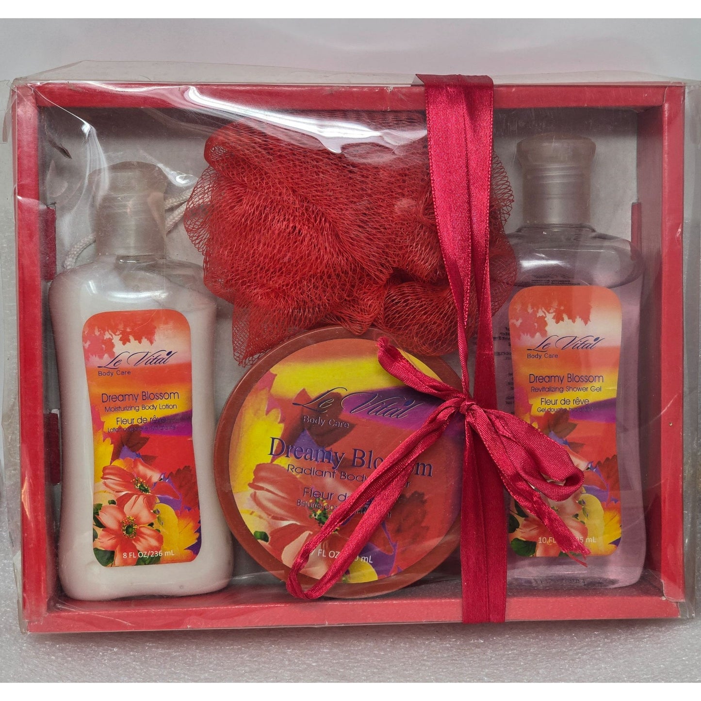 Le Vital Dreamy Blossom Body Care Gift Set Lotion Butter Shower Gel Loofah