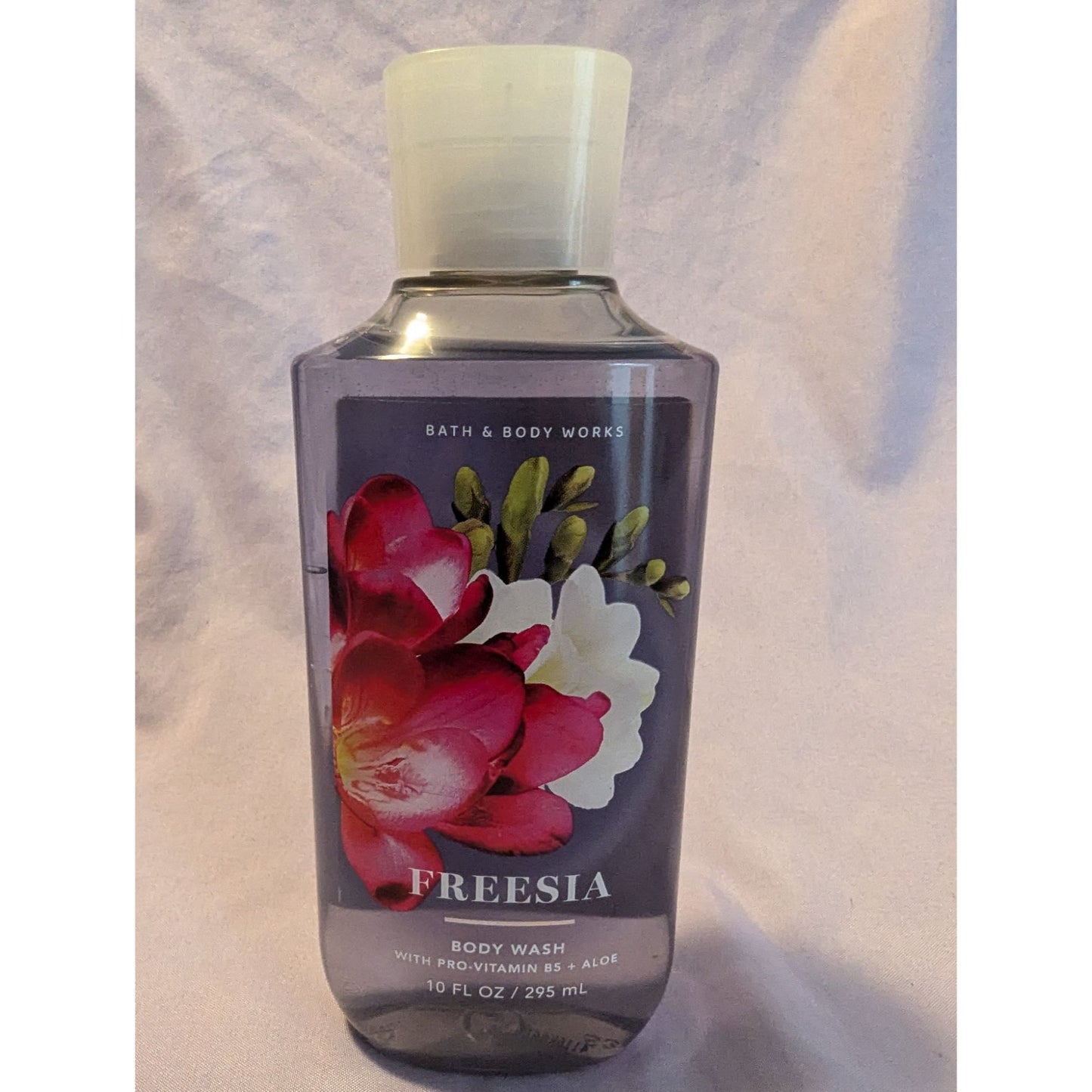 Bath & Body Works Freesia Body Wash With Pro-Vitamin B5 & Aloe 10 Fl Oz / 295 mL