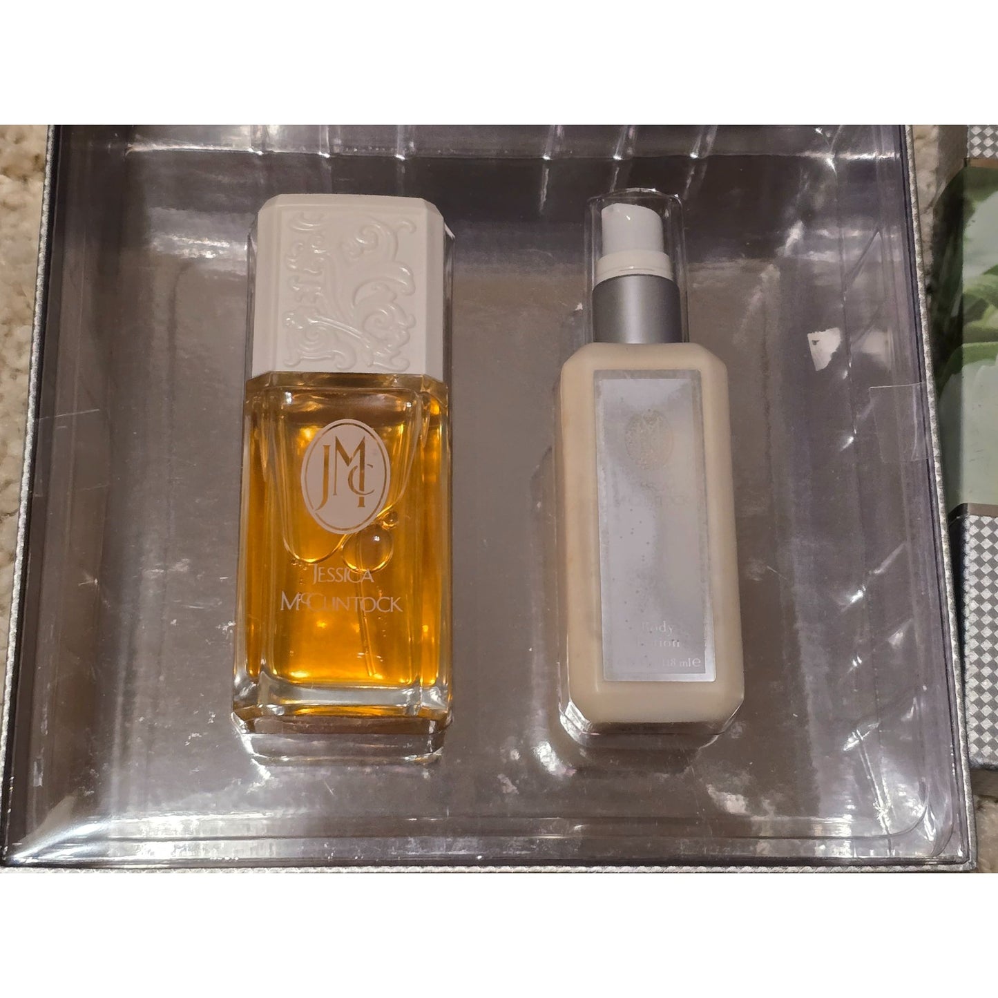 Jessica McClintock Purely Captivating Gift Set Perfume Spray & Body Lotion
