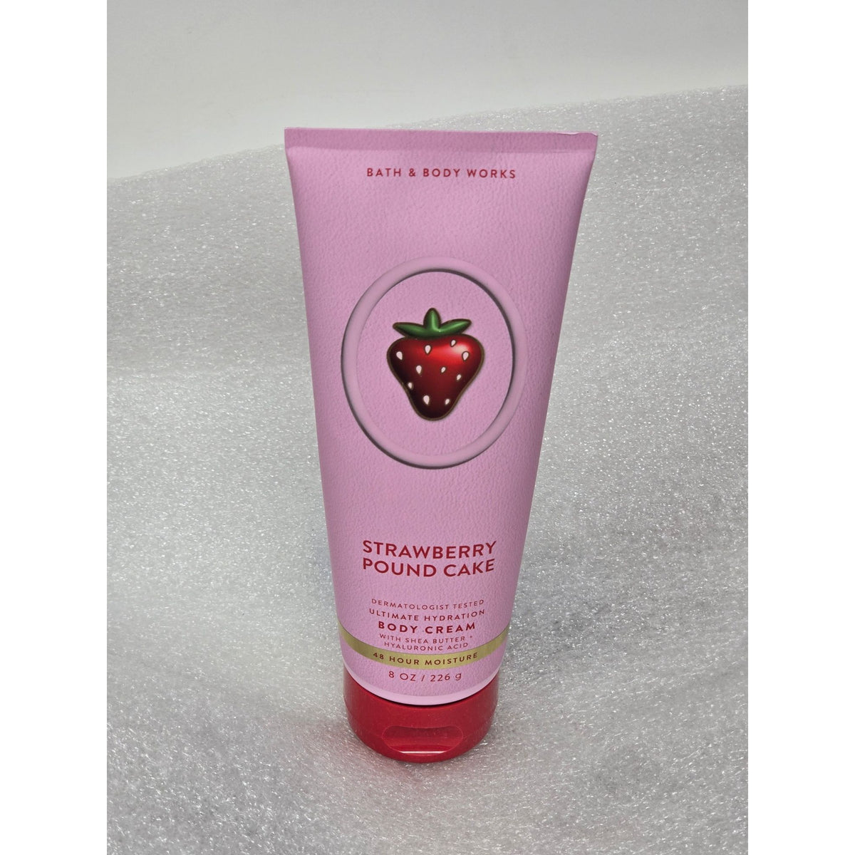 Bath & Body Works Strawberry Pound Cake Ultimate Hydration Body Cream 8 Oz