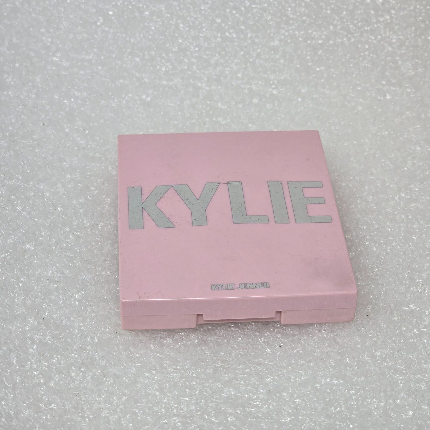 Kylie Jenner Princess Please Pressed Illuminating Powder